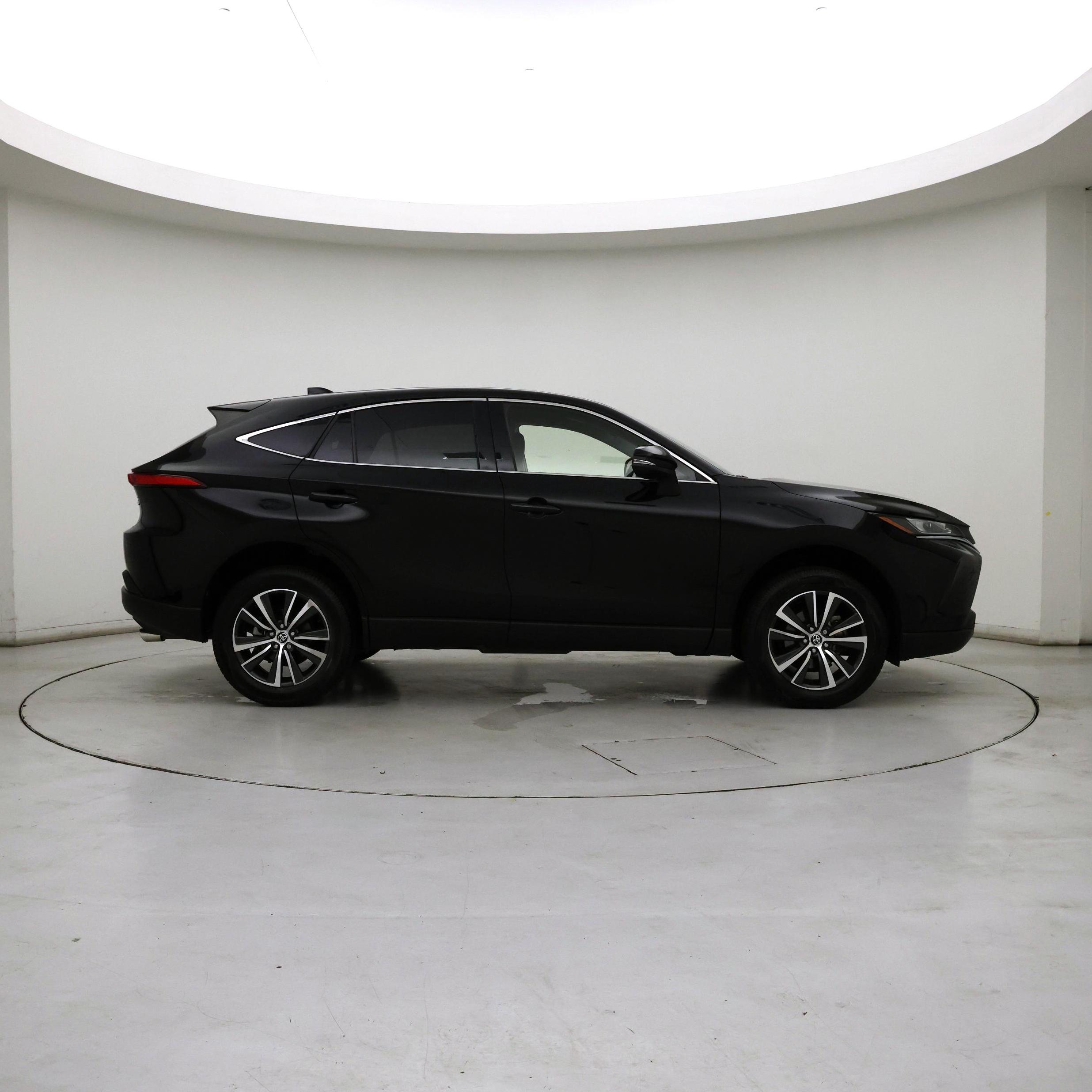 Thumbnail: 2022 Toyota Venza - 7
