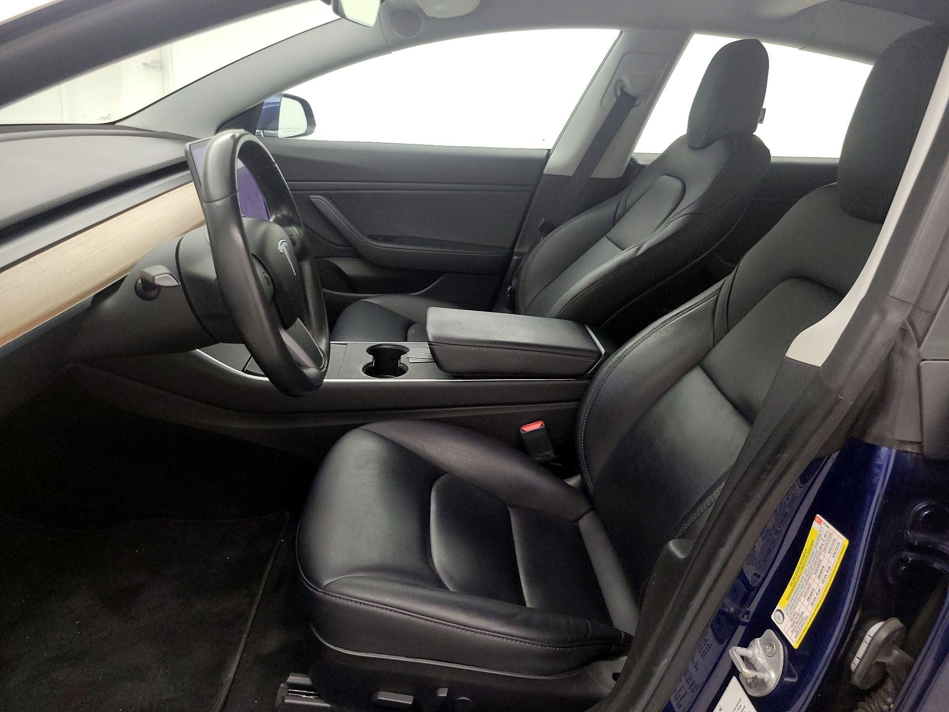 Thumbnail: 2019 Tesla Model 3 - 11