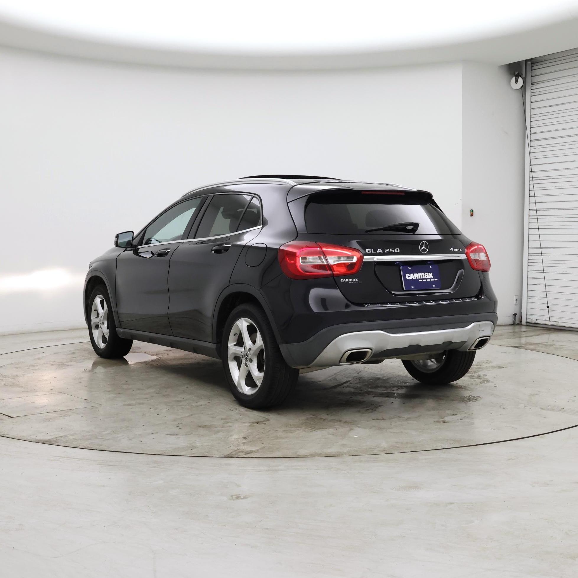 Thumbnail: 2018 Mercedes-Benz GLA - 2