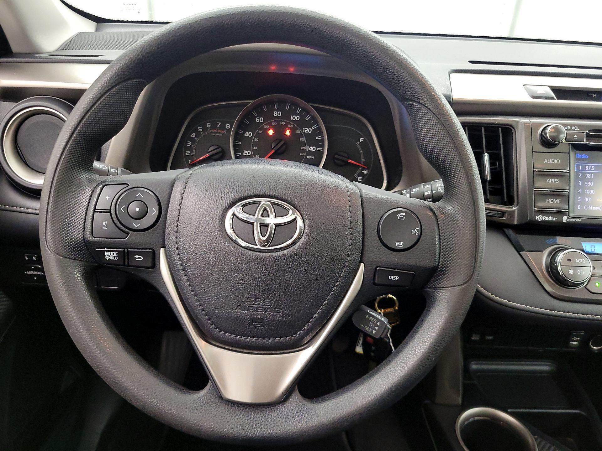 Thumbnail: 2015 Toyota RAV4 - 10
