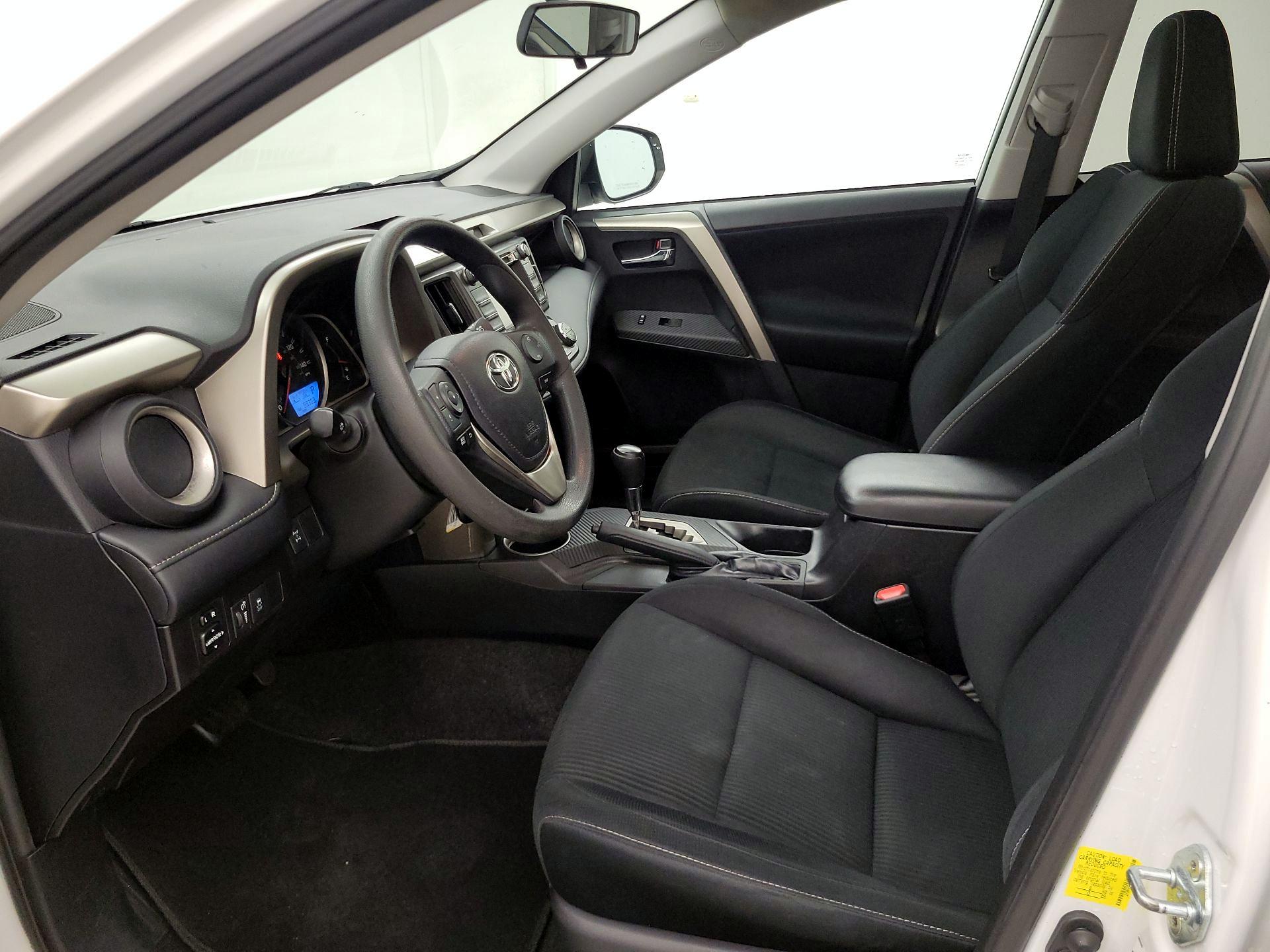 Thumbnail: 2015 Toyota RAV4 - 11