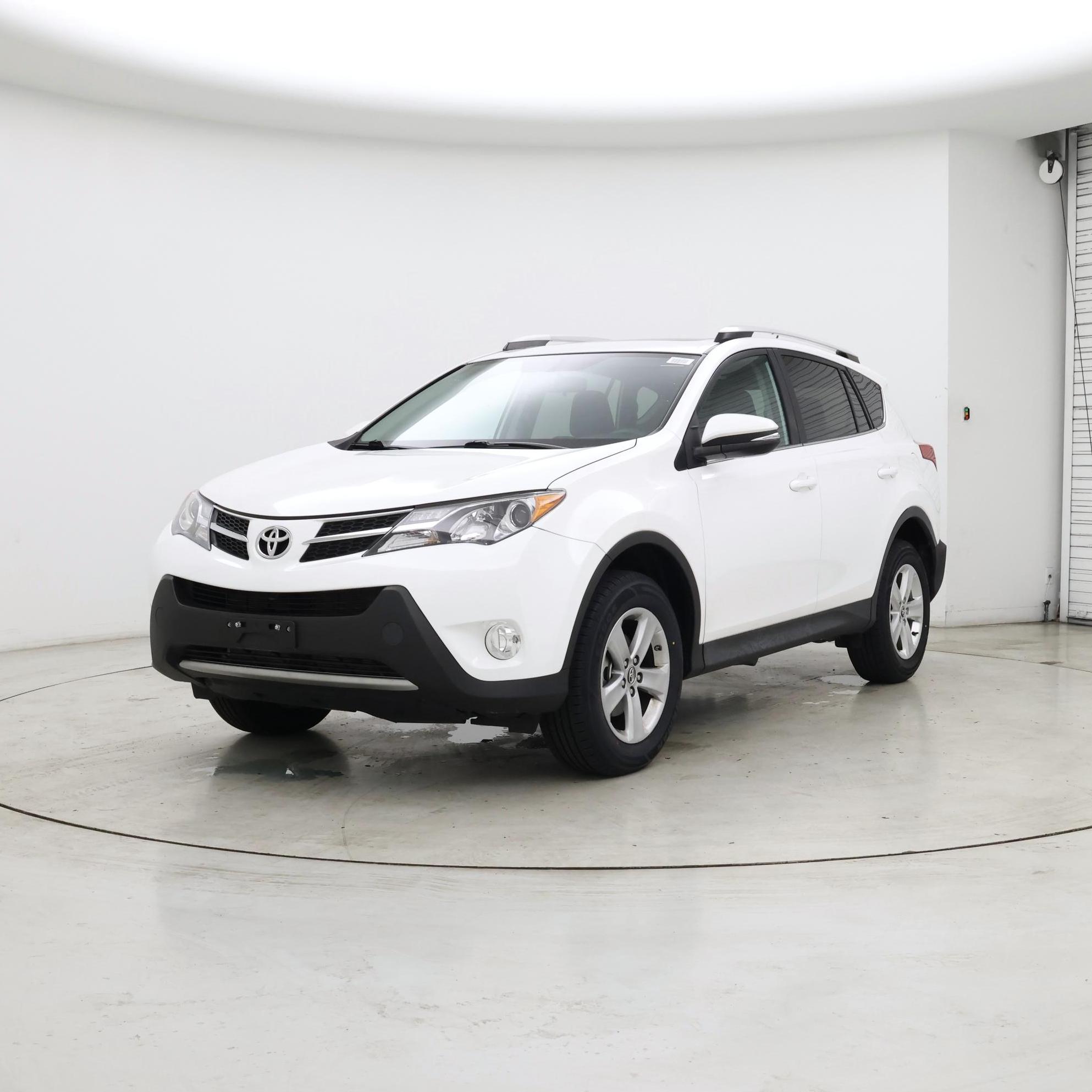 Thumbnail: 2015 Toyota RAV4 - 4