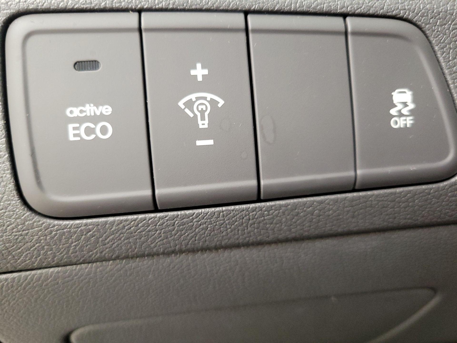 Thumbnail: 2013 Hyundai Elantra - 13