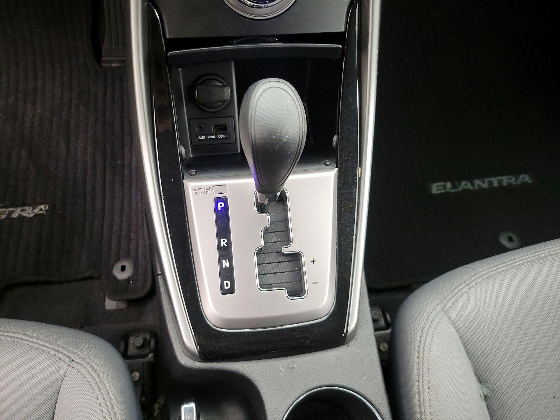 Thumbnail: 2013 Hyundai Elantra - 16