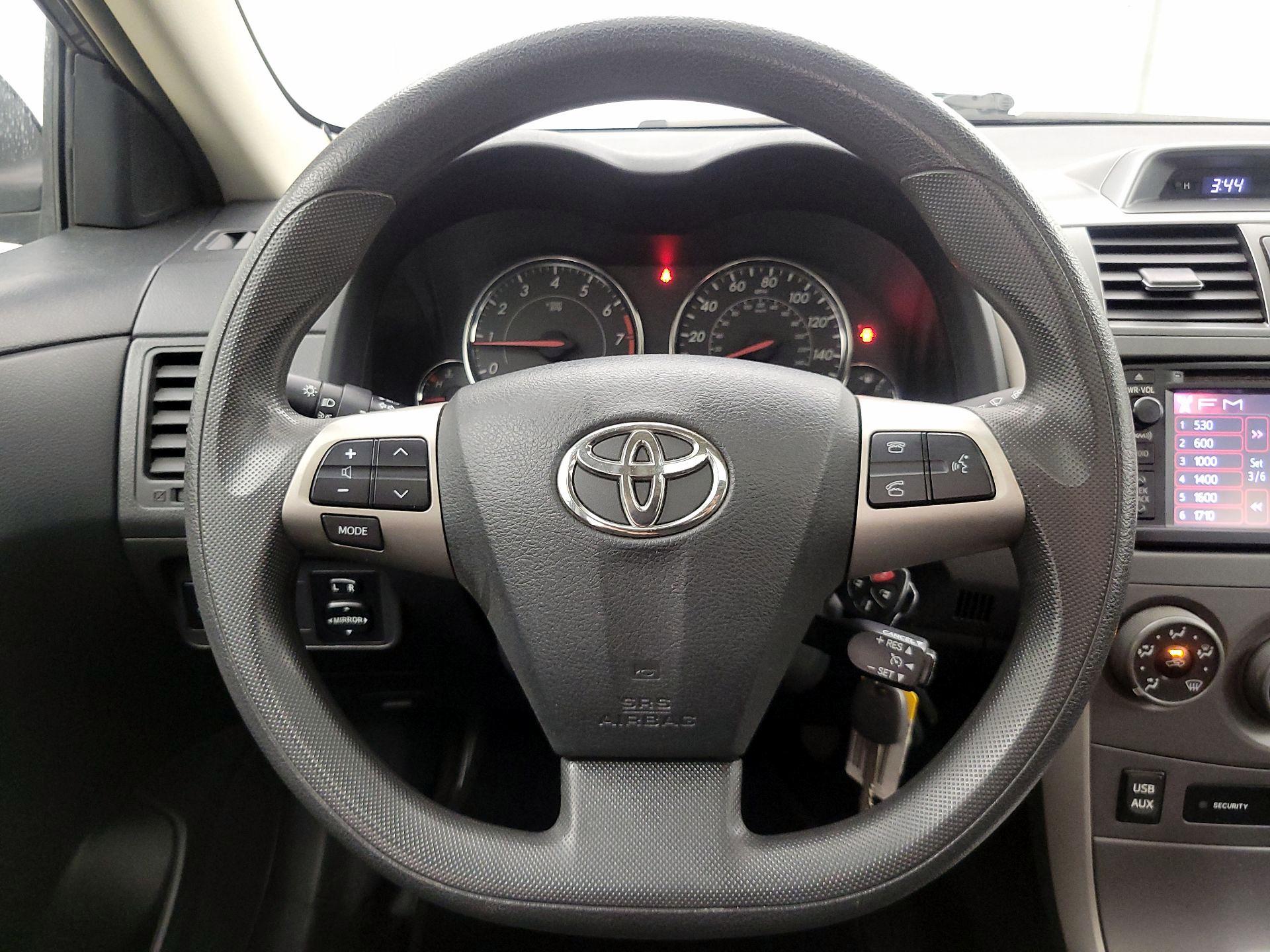 Thumbnail: 2013 Toyota Corolla - 10