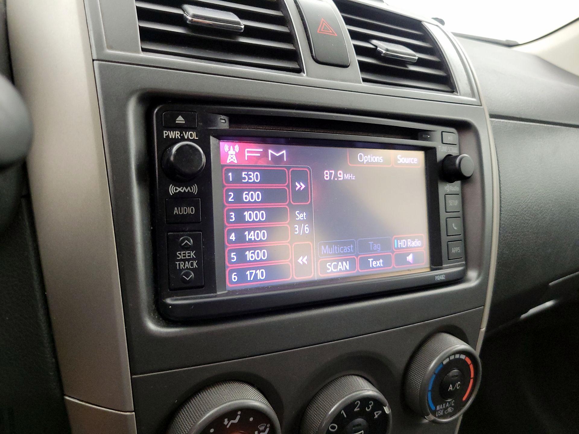 Thumbnail: 2013 Toyota Corolla - 15