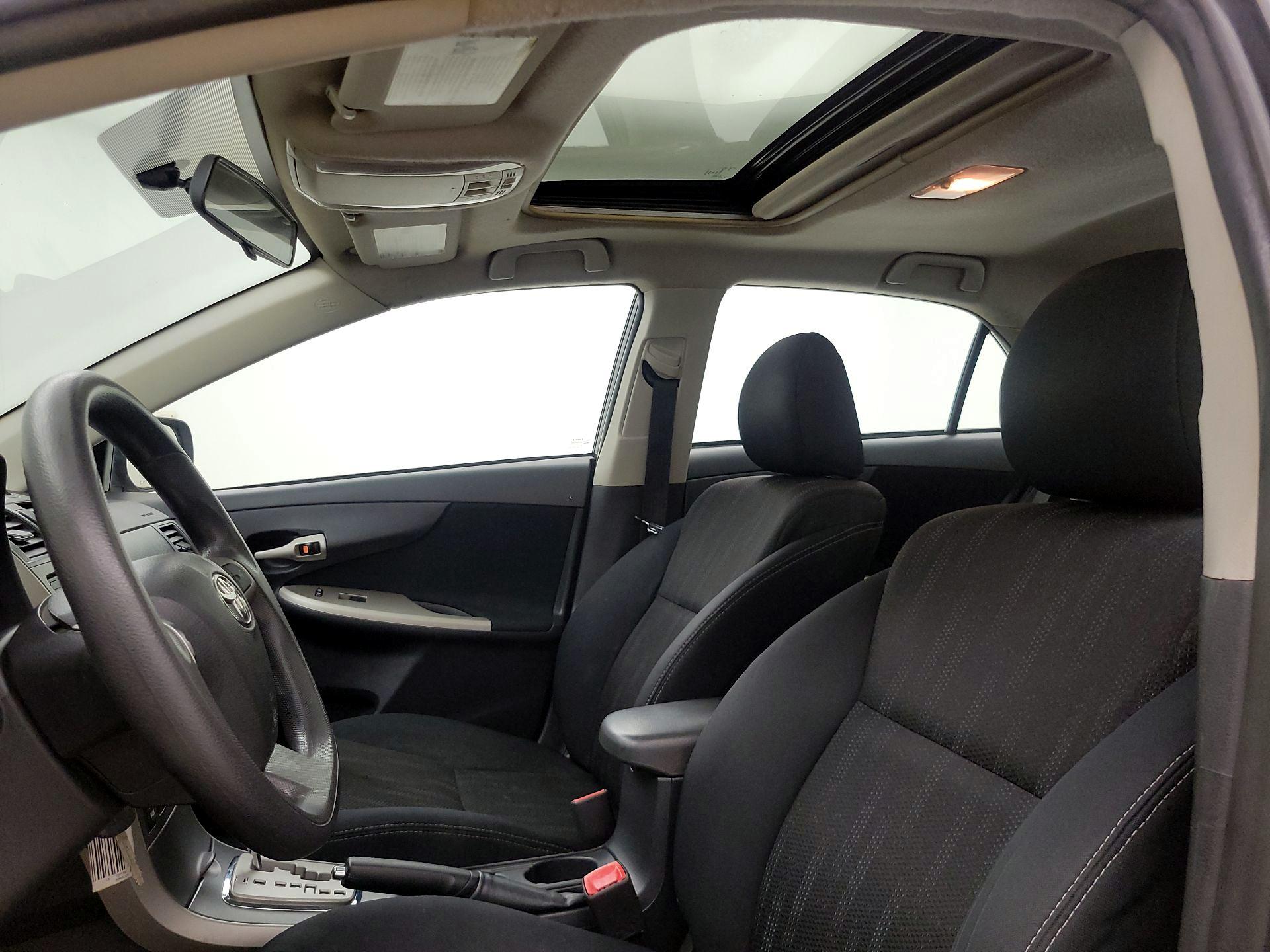Thumbnail: 2013 Toyota Corolla - 19