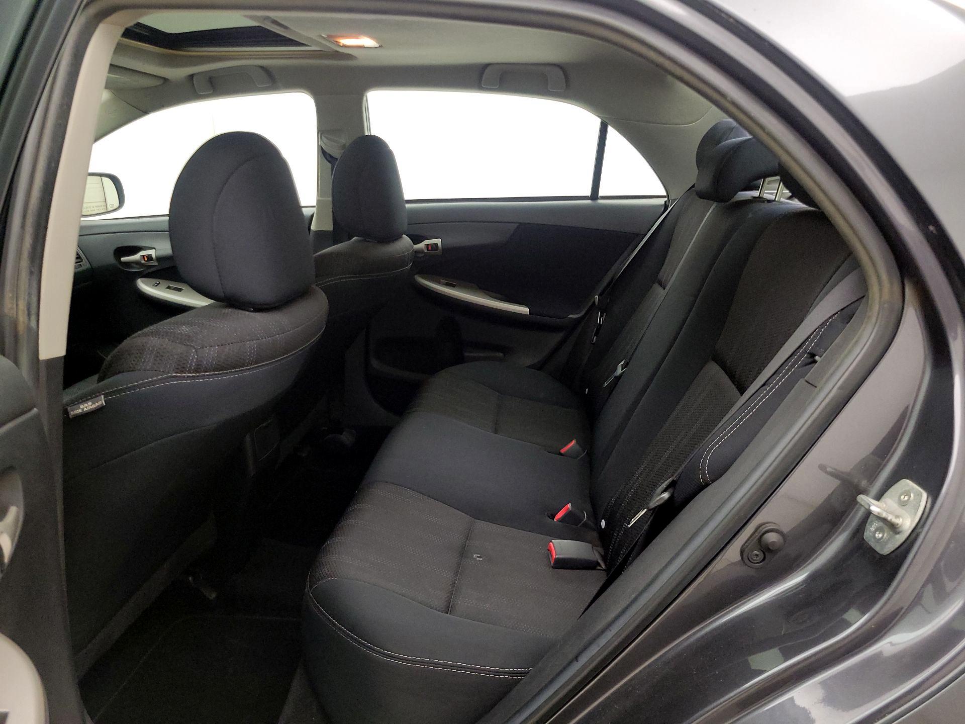 Thumbnail: 2013 Toyota Corolla - 20