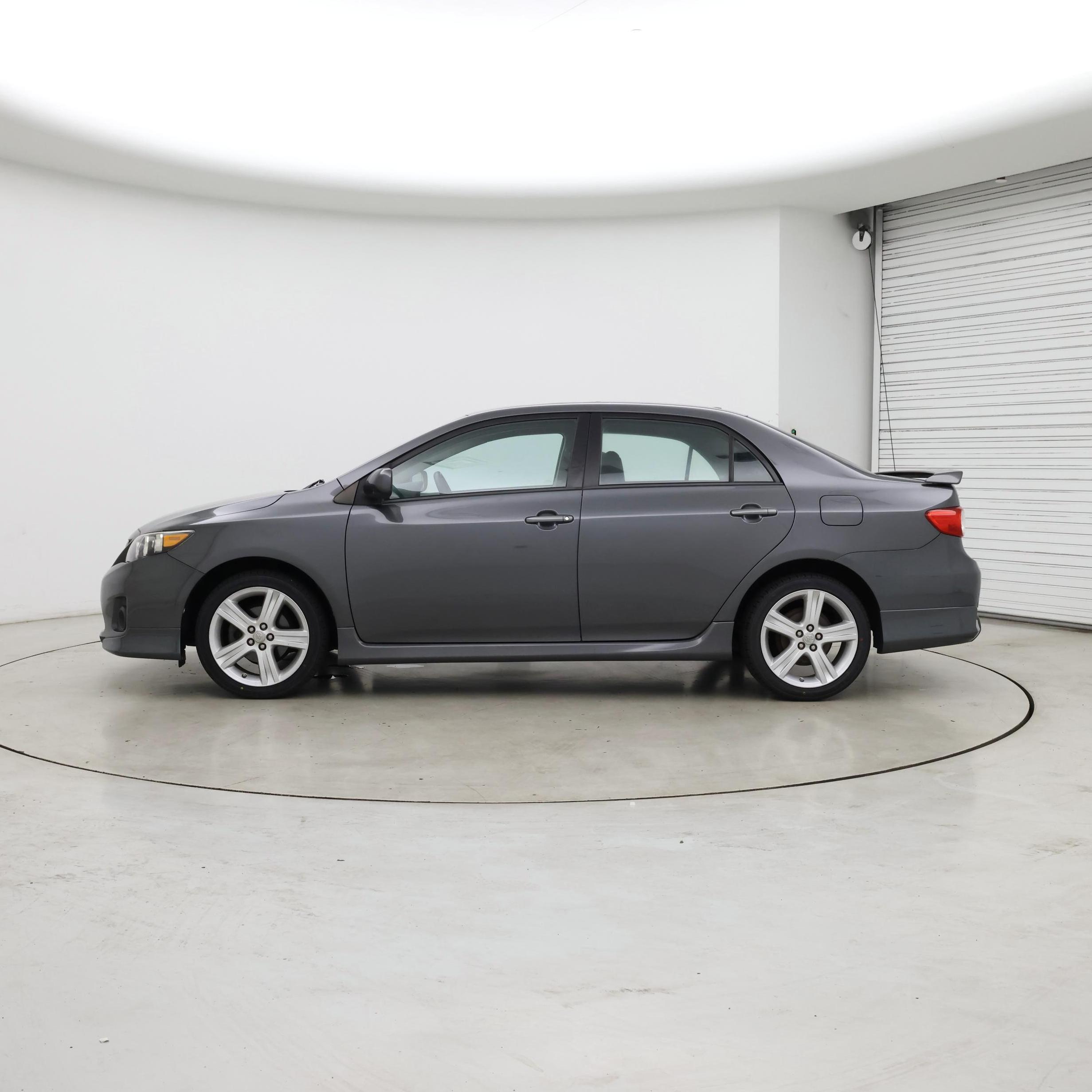 Thumbnail: 2013 Toyota Corolla - 3