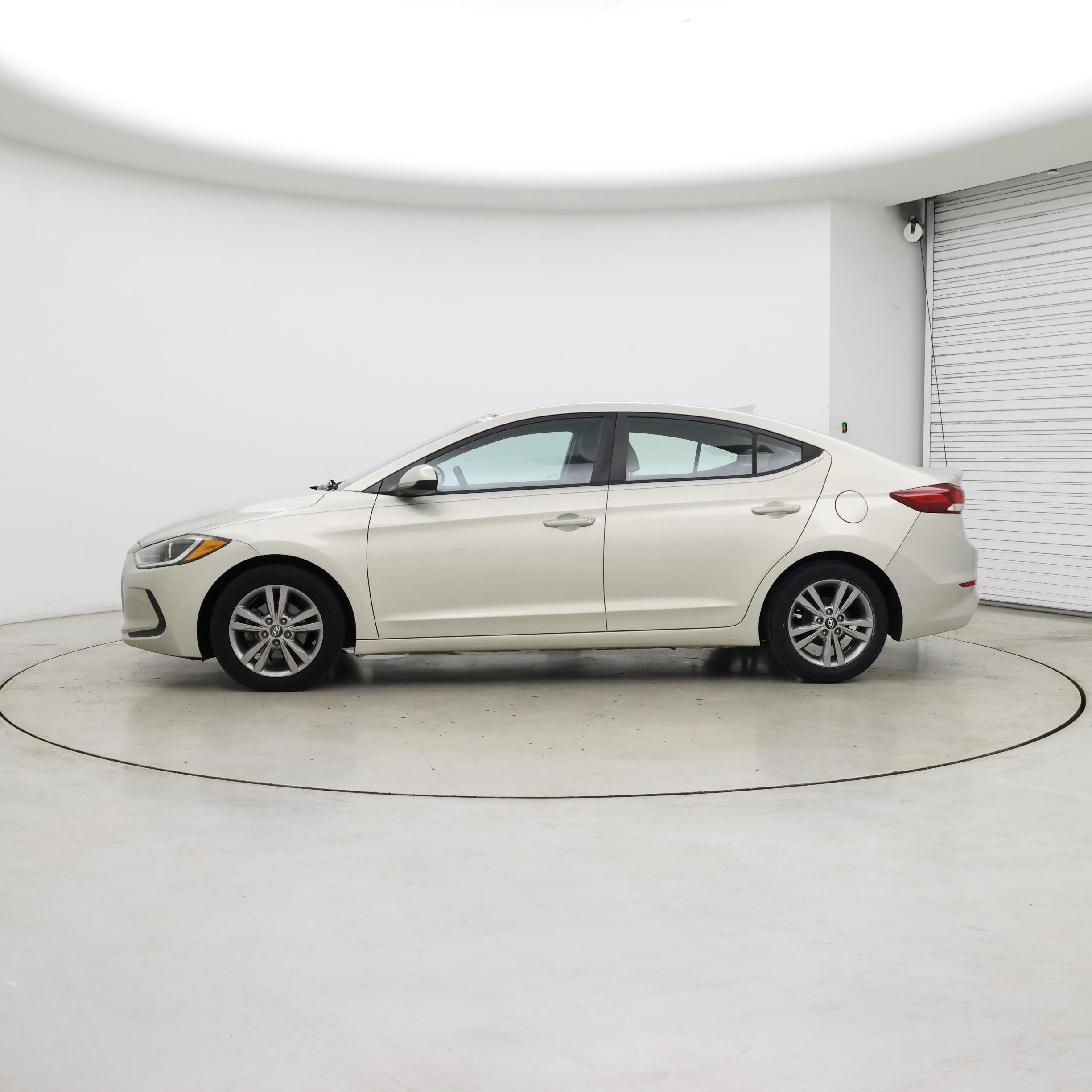Thumbnail: 2017 Hyundai Elantra - 3