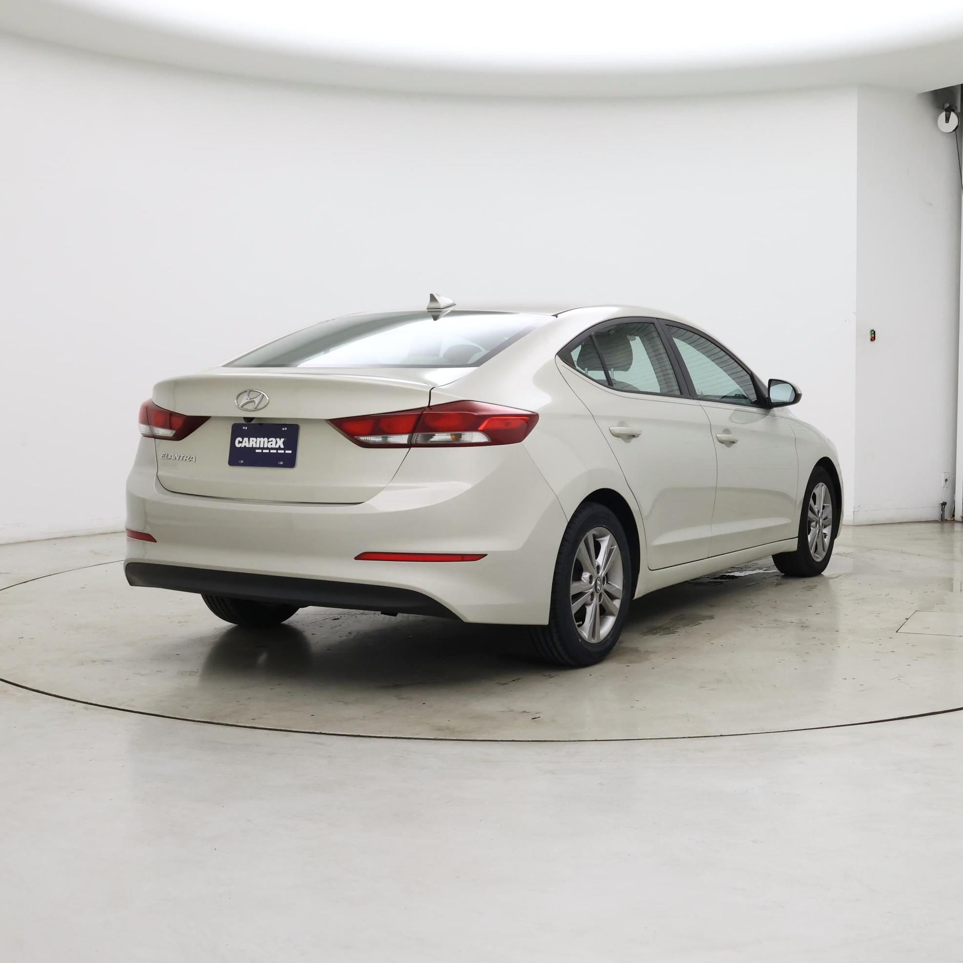 Thumbnail: 2017 Hyundai Elantra - 8