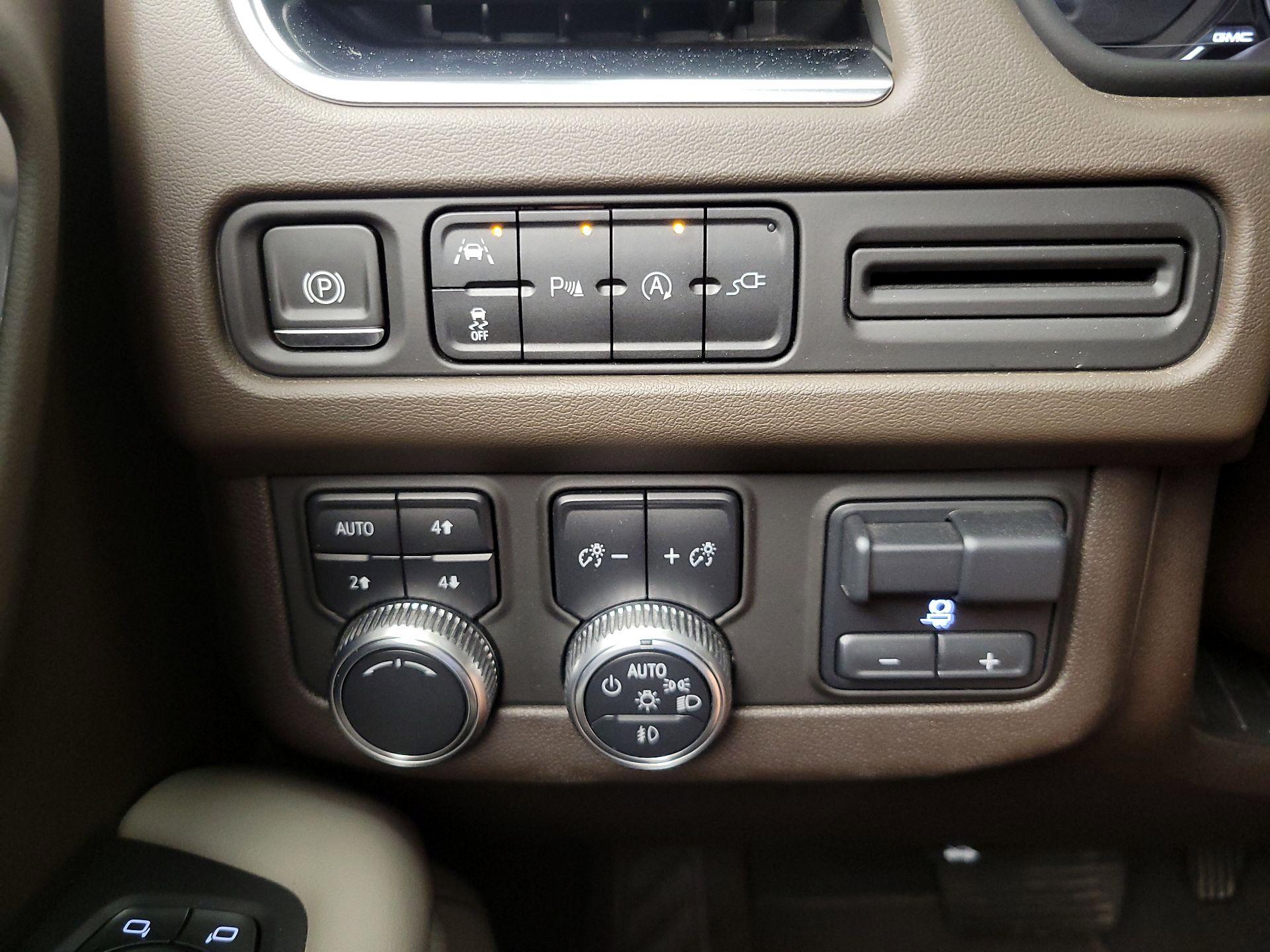 Thumbnail: 2021 GMC Yukon - 13