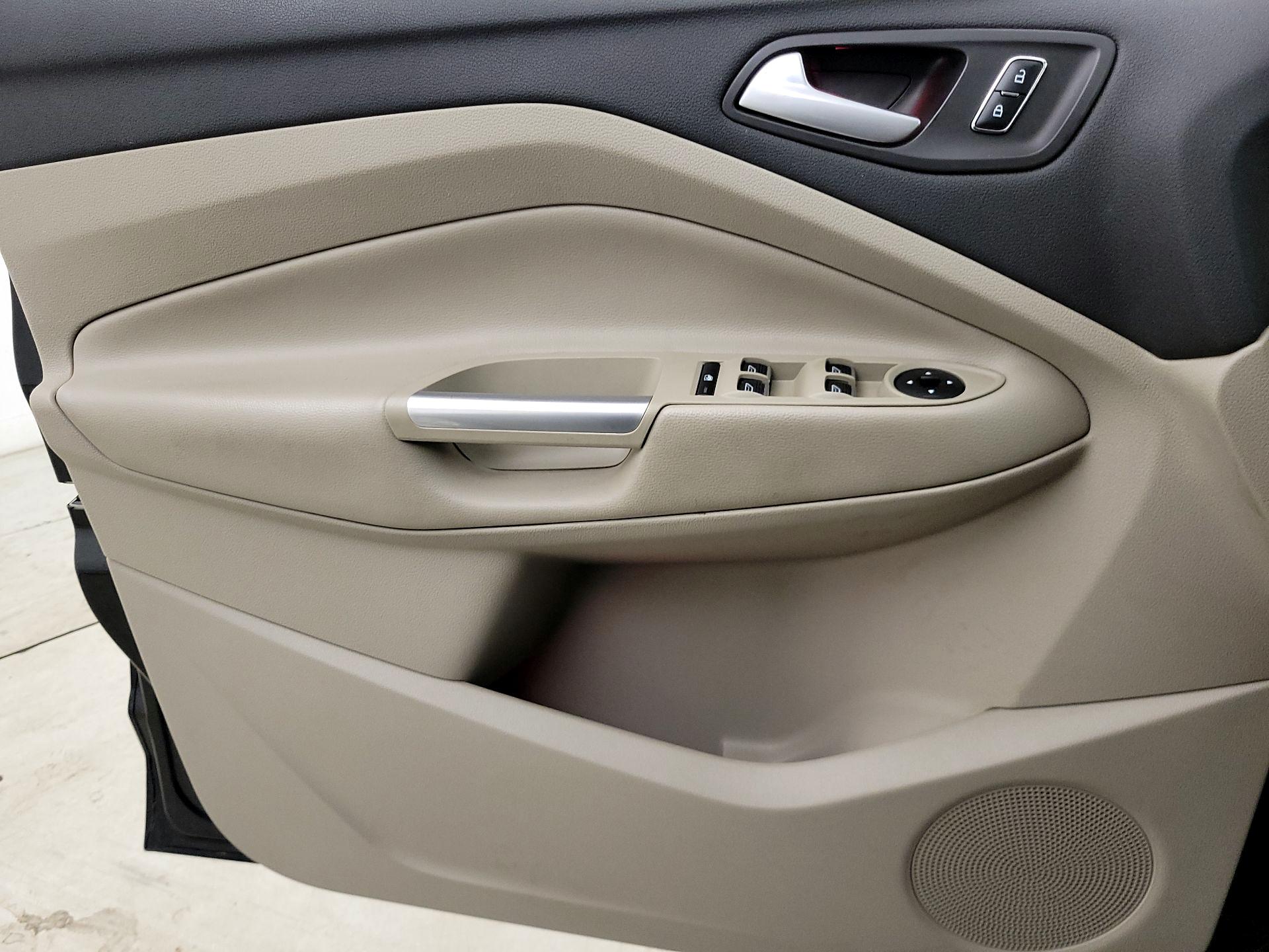 Thumbnail: 2016 Ford C-Max - 12