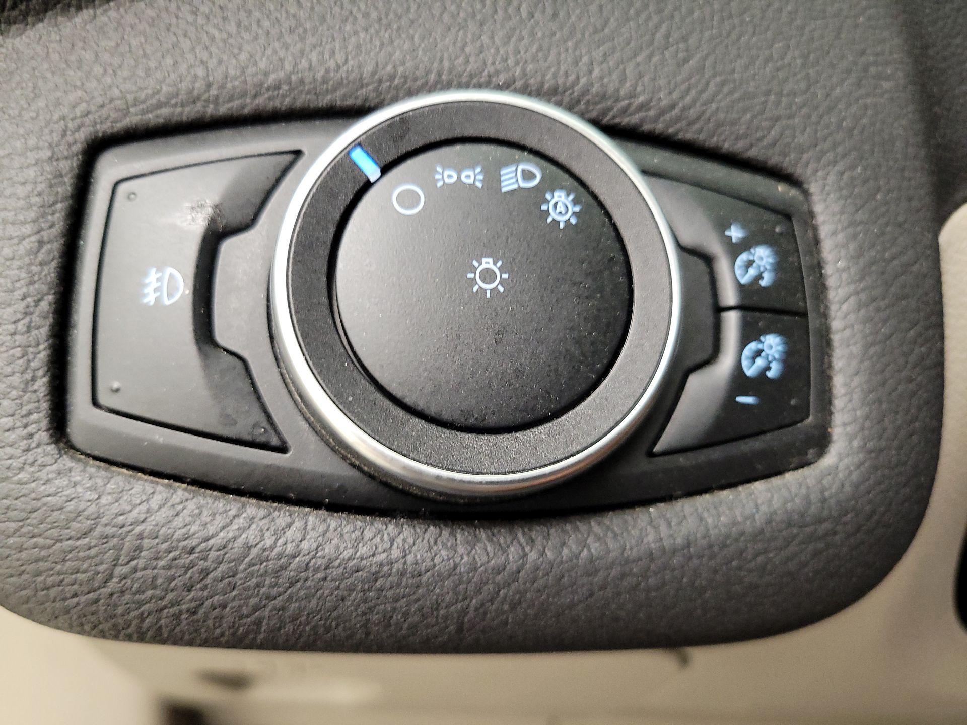 Thumbnail: 2016 Ford C-Max - 13