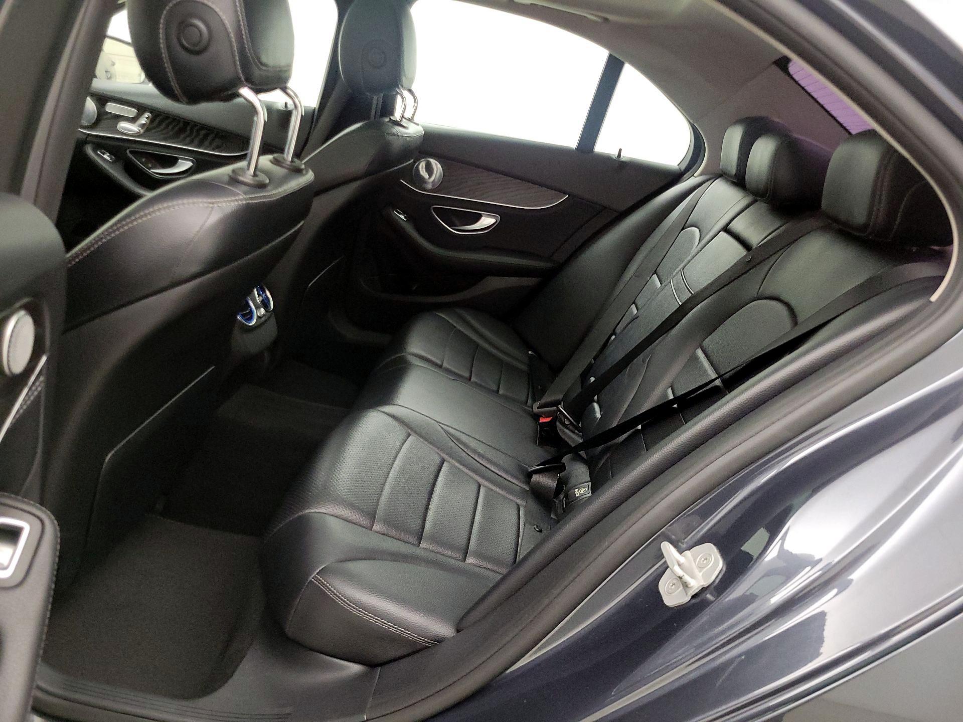 Thumbnail: 2015 Mercedes-Benz C-Class - 20