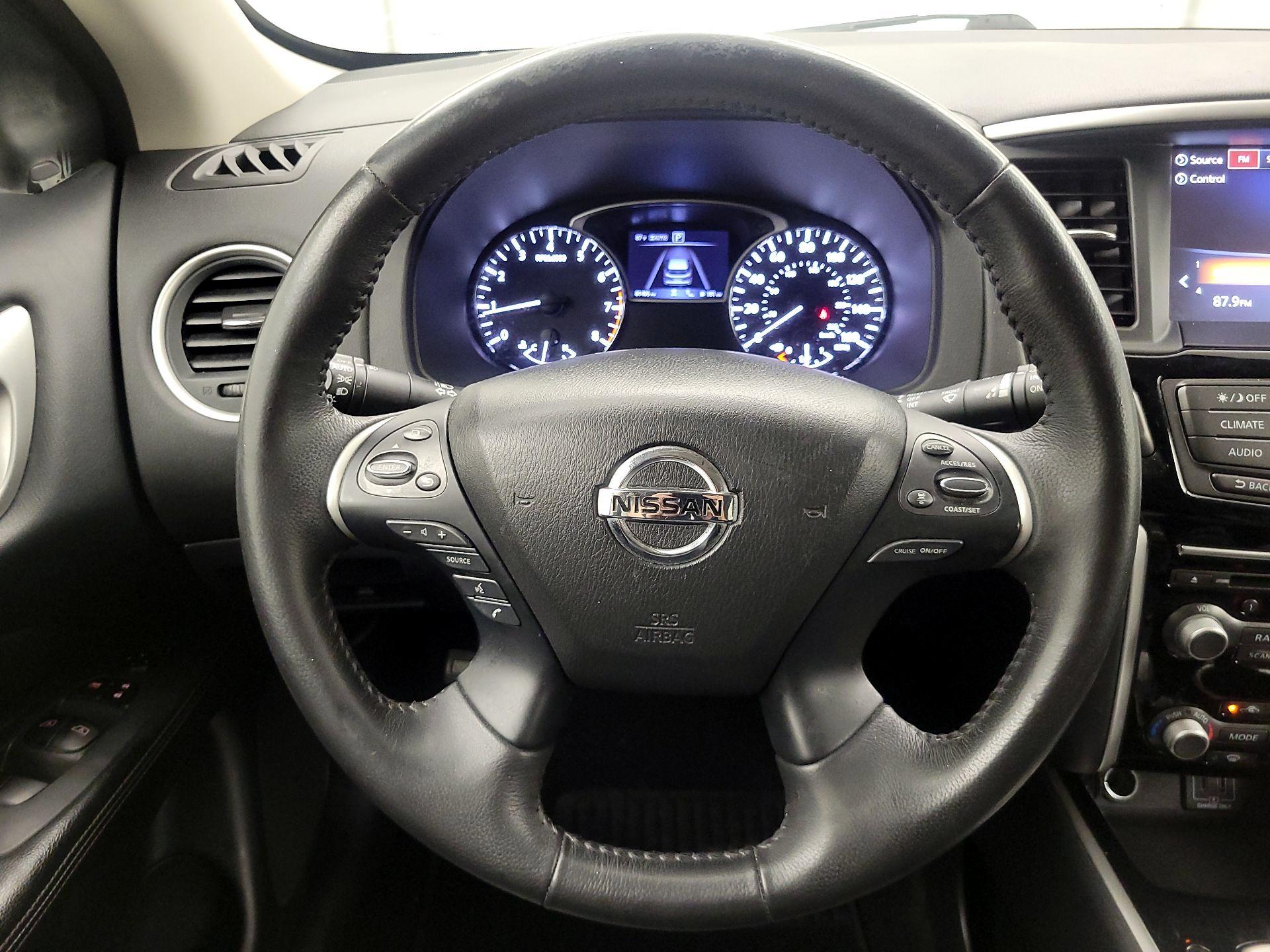 Thumbnail: 2019 Nissan Pathfinder - 10