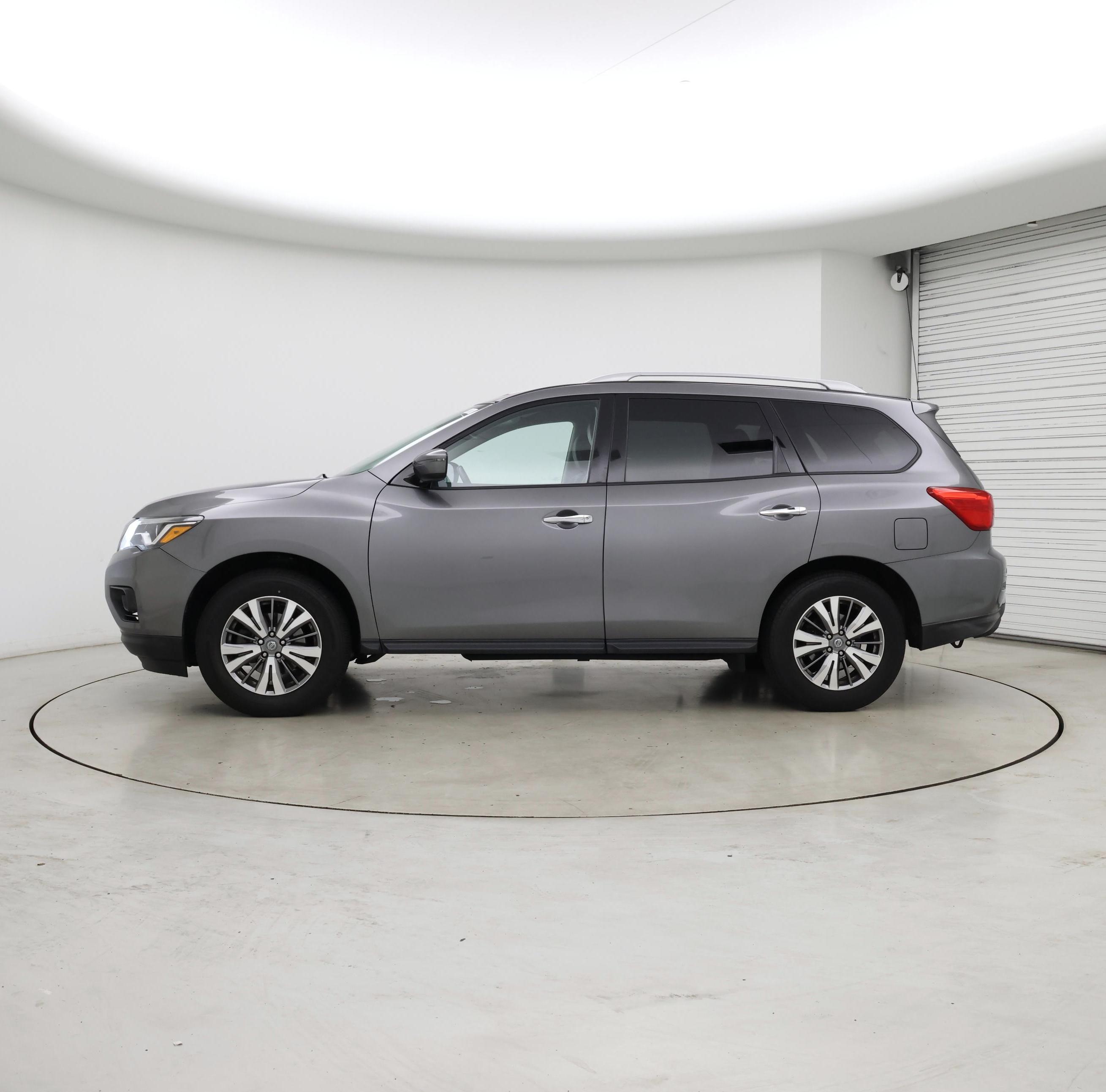 Thumbnail: 2019 Nissan Pathfinder - 3
