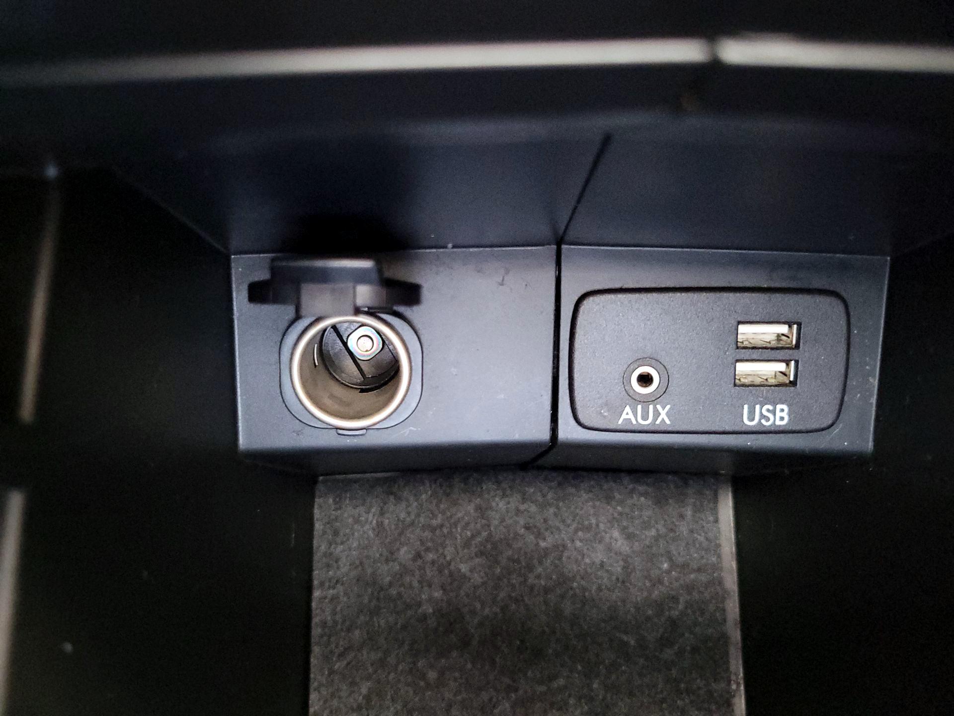 Thumbnail: 2016 Subaru Forester - 18