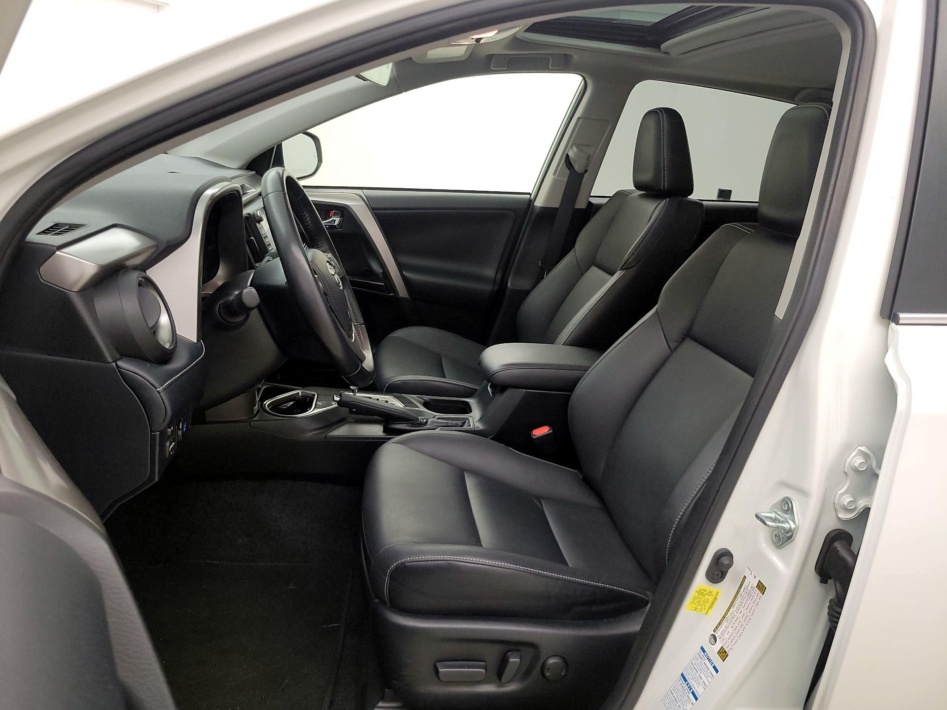Thumbnail: 2018 Toyota RAV4 - 11