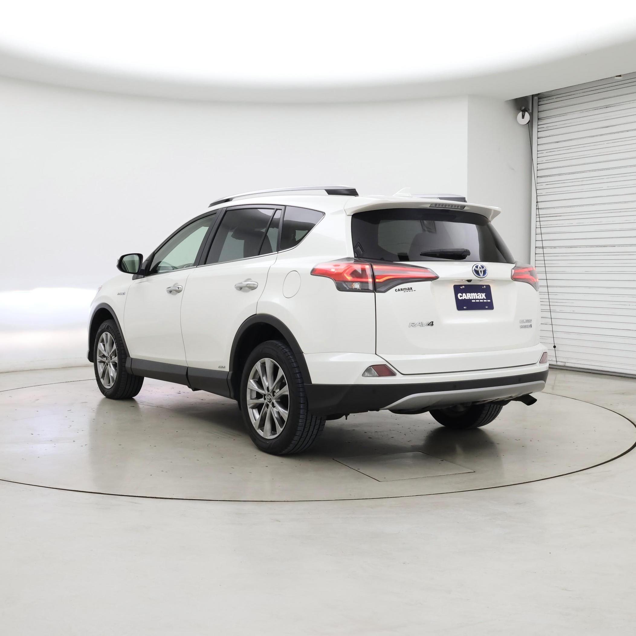 Thumbnail: 2018 Toyota RAV4 - 2