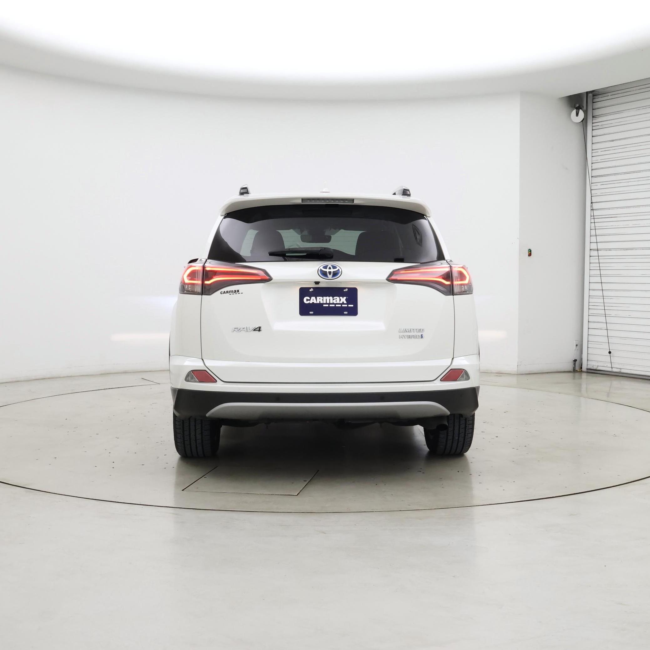 Thumbnail: 2018 Toyota RAV4 - 6
