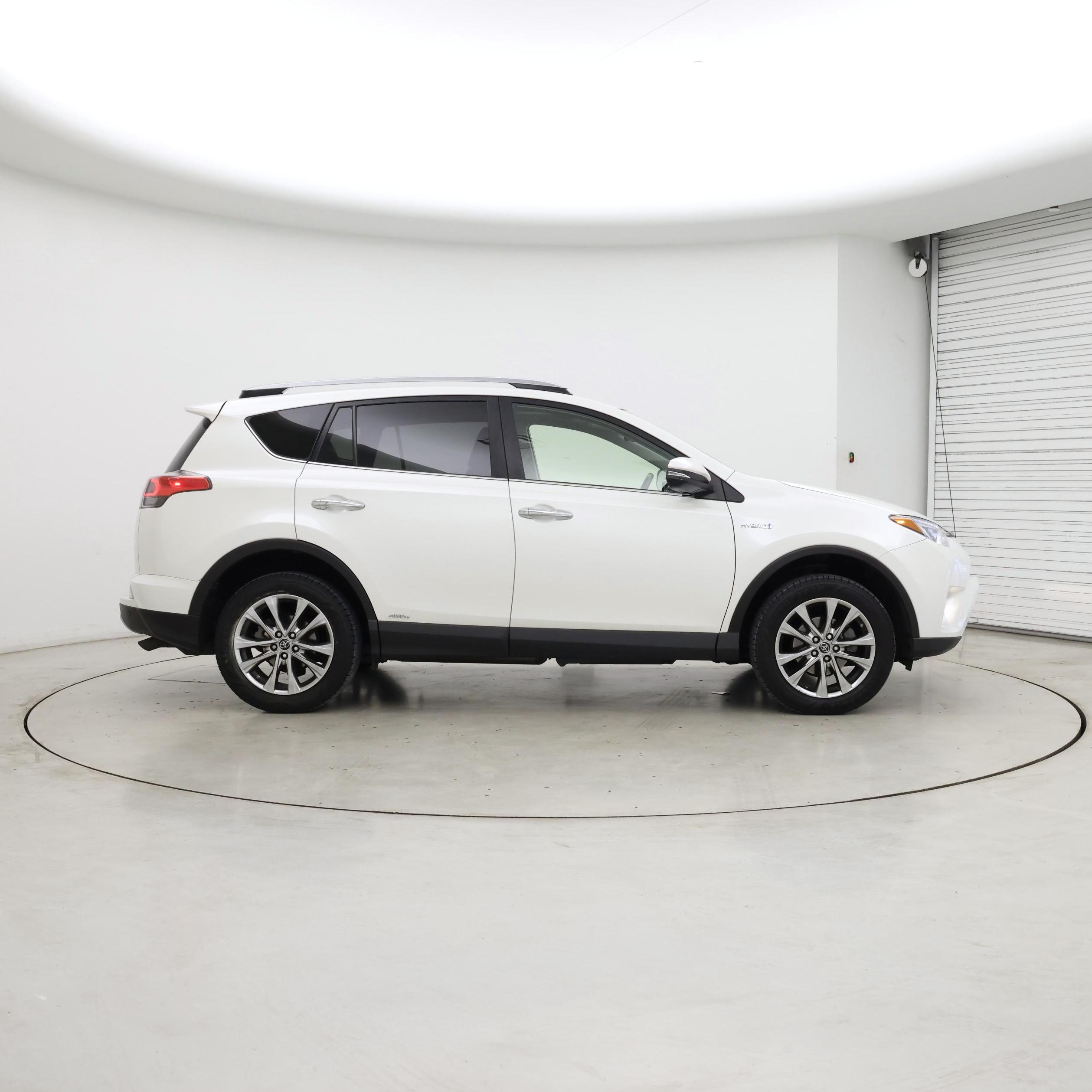 Thumbnail: 2018 Toyota RAV4 - 7