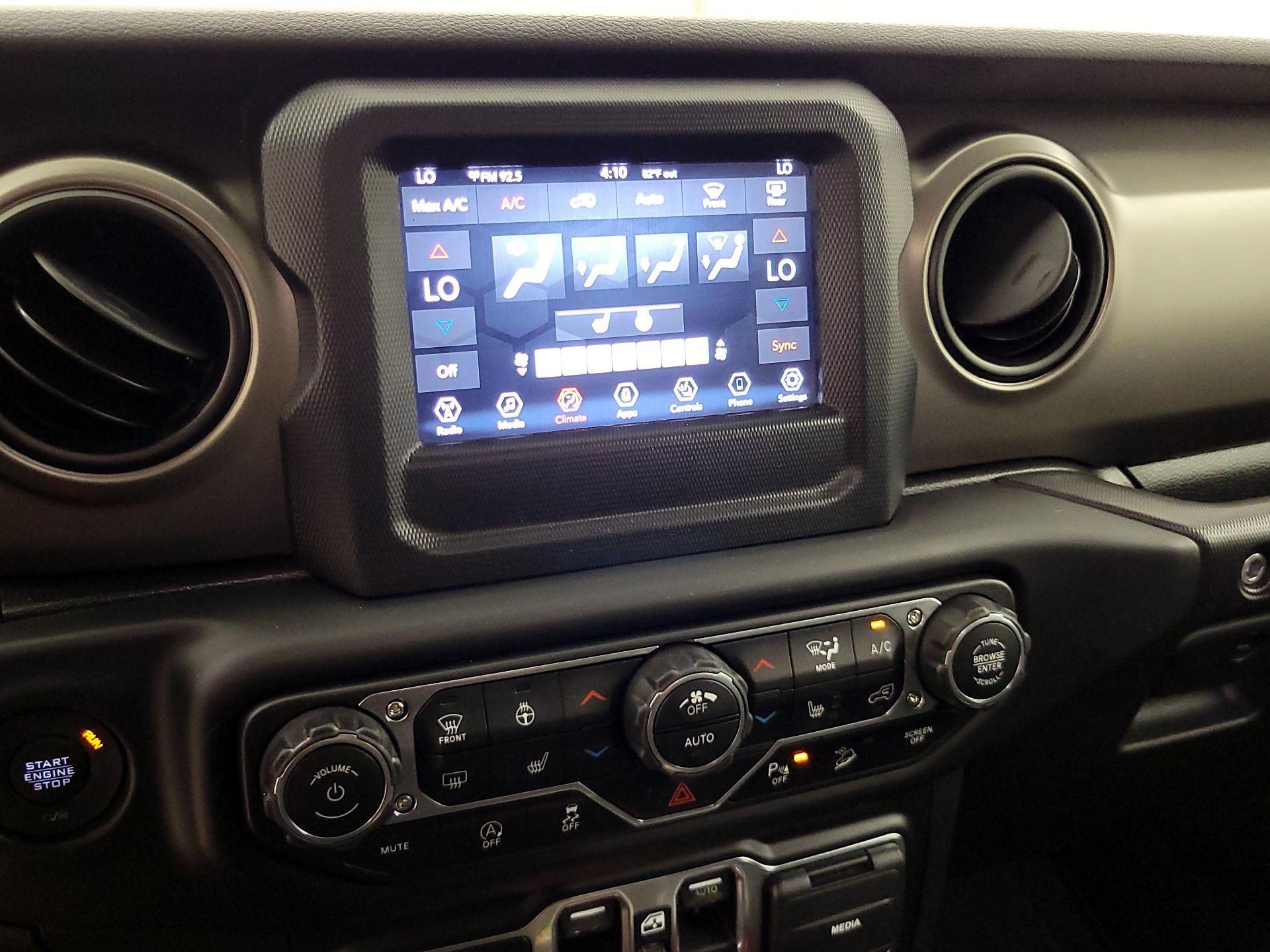 Thumbnail: 2019 Jeep Wrangler - 16