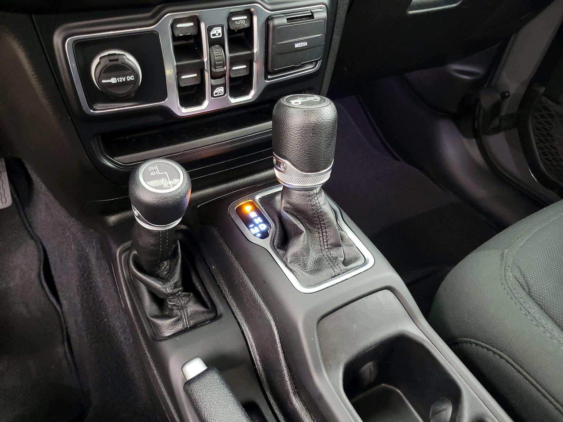 Thumbnail: 2019 Jeep Wrangler - 17