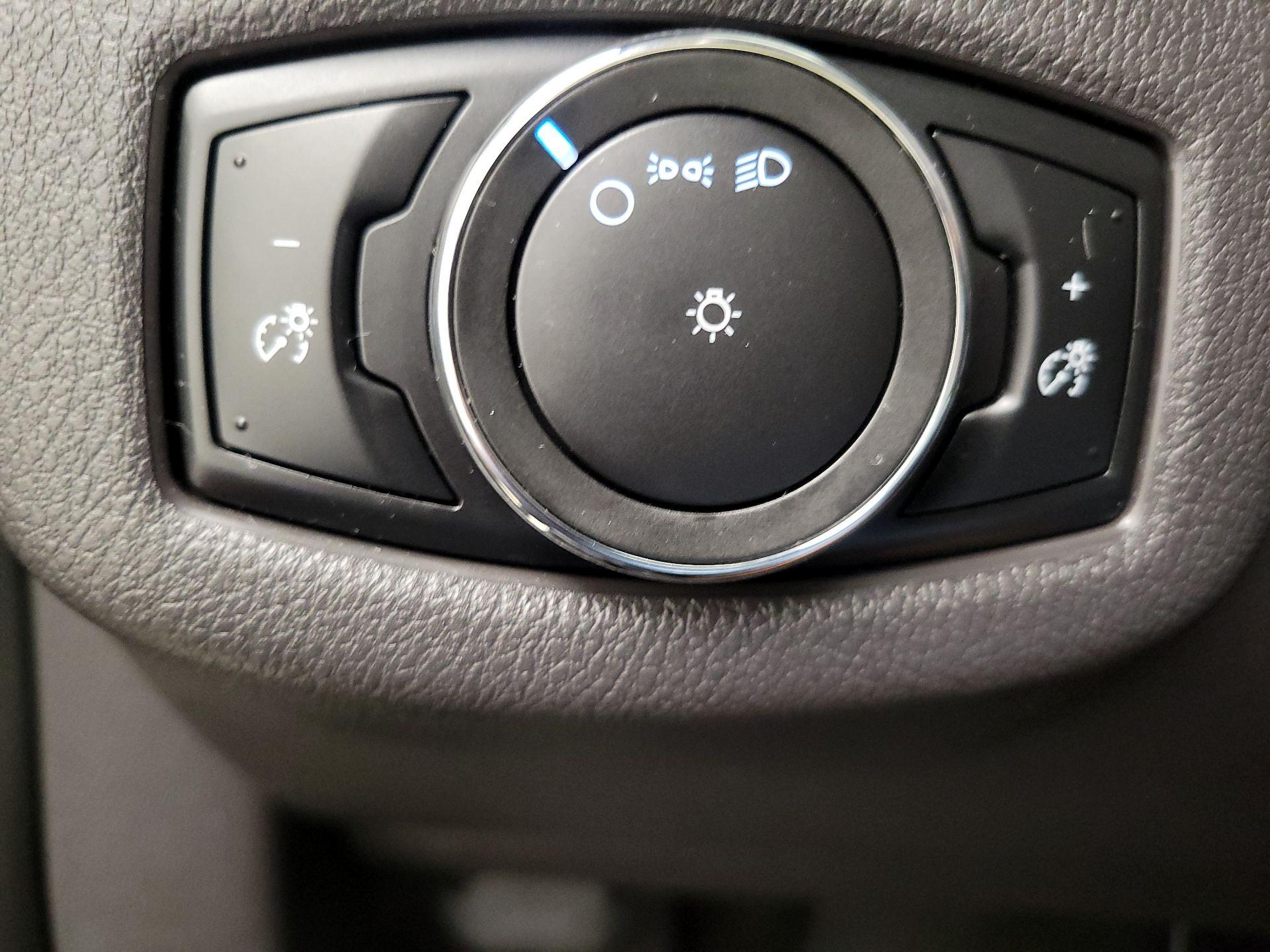 Thumbnail: 2014 Ford Transit Series - 13