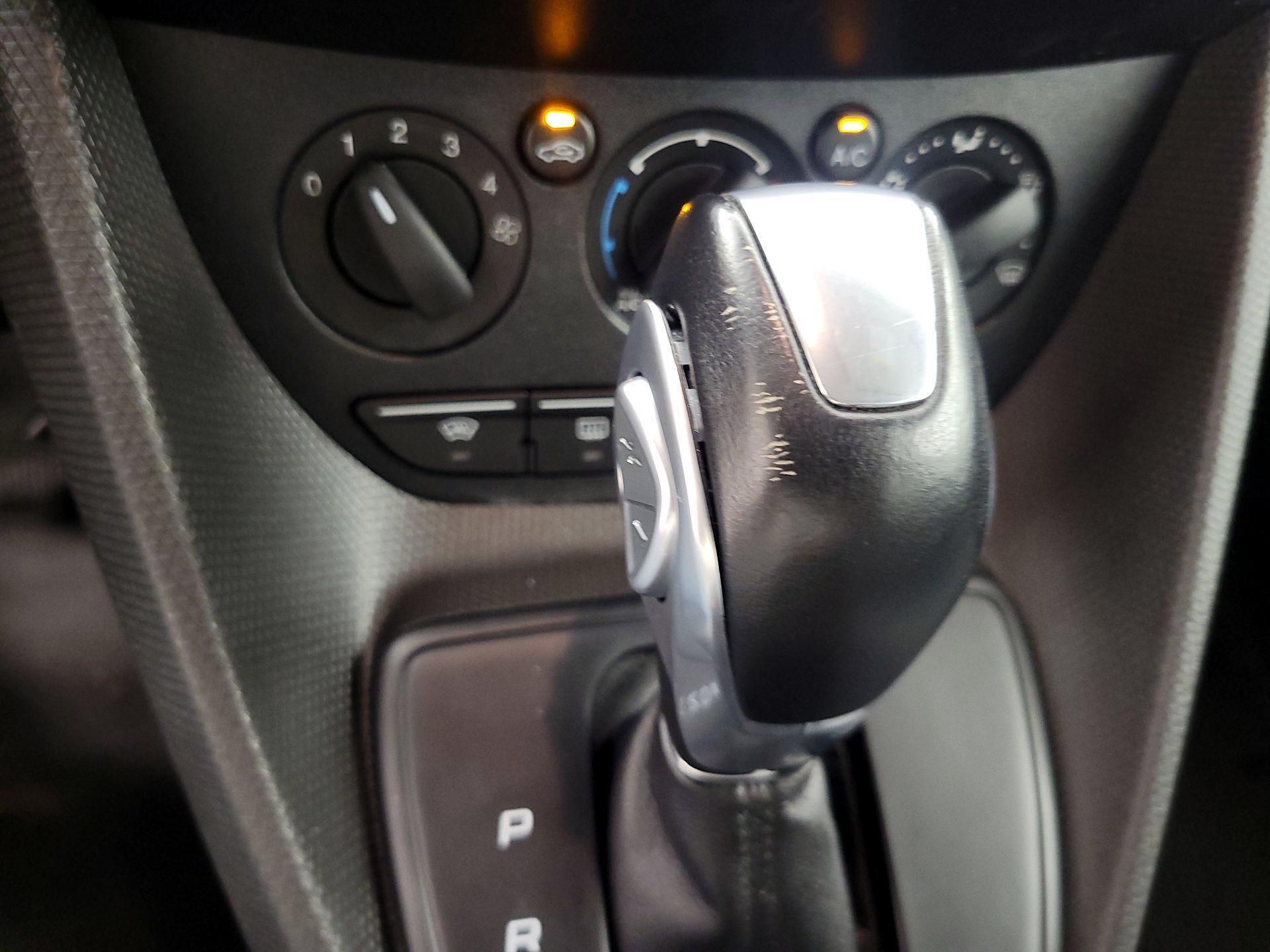 Thumbnail: 2014 Ford Transit Series - 15