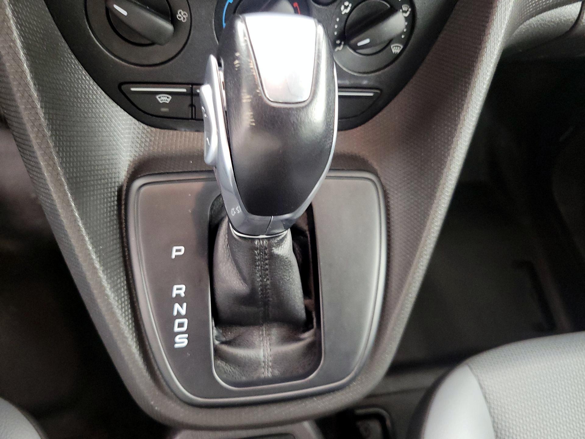 Thumbnail: 2014 Ford Transit Series - 16