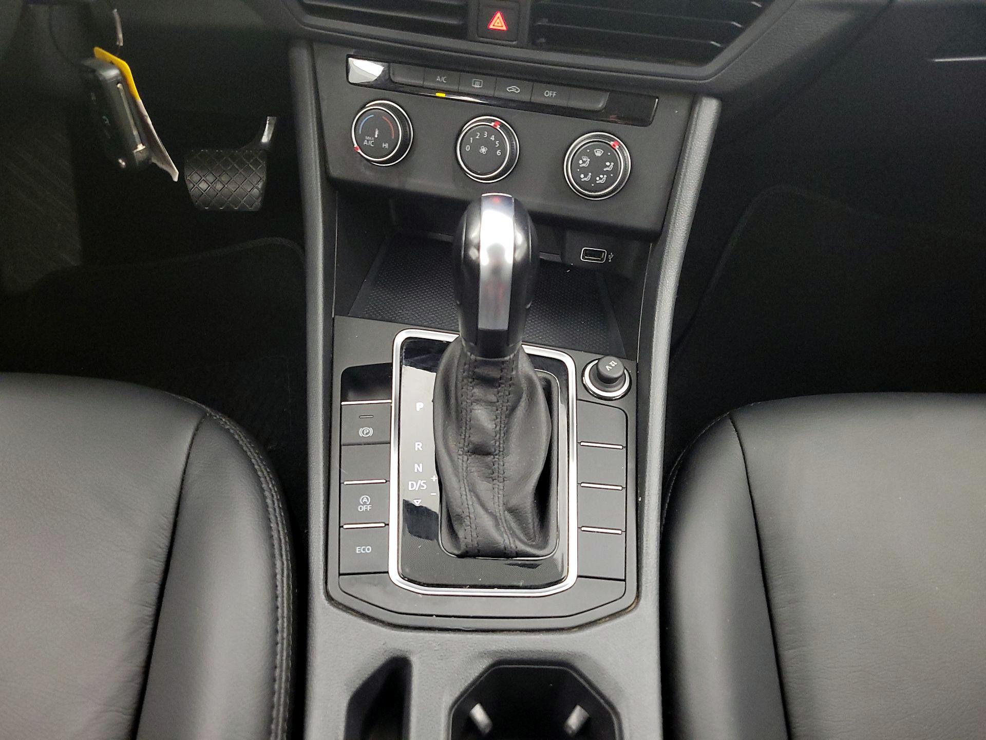 Thumbnail: 2019 Volkswagen Jetta - 17