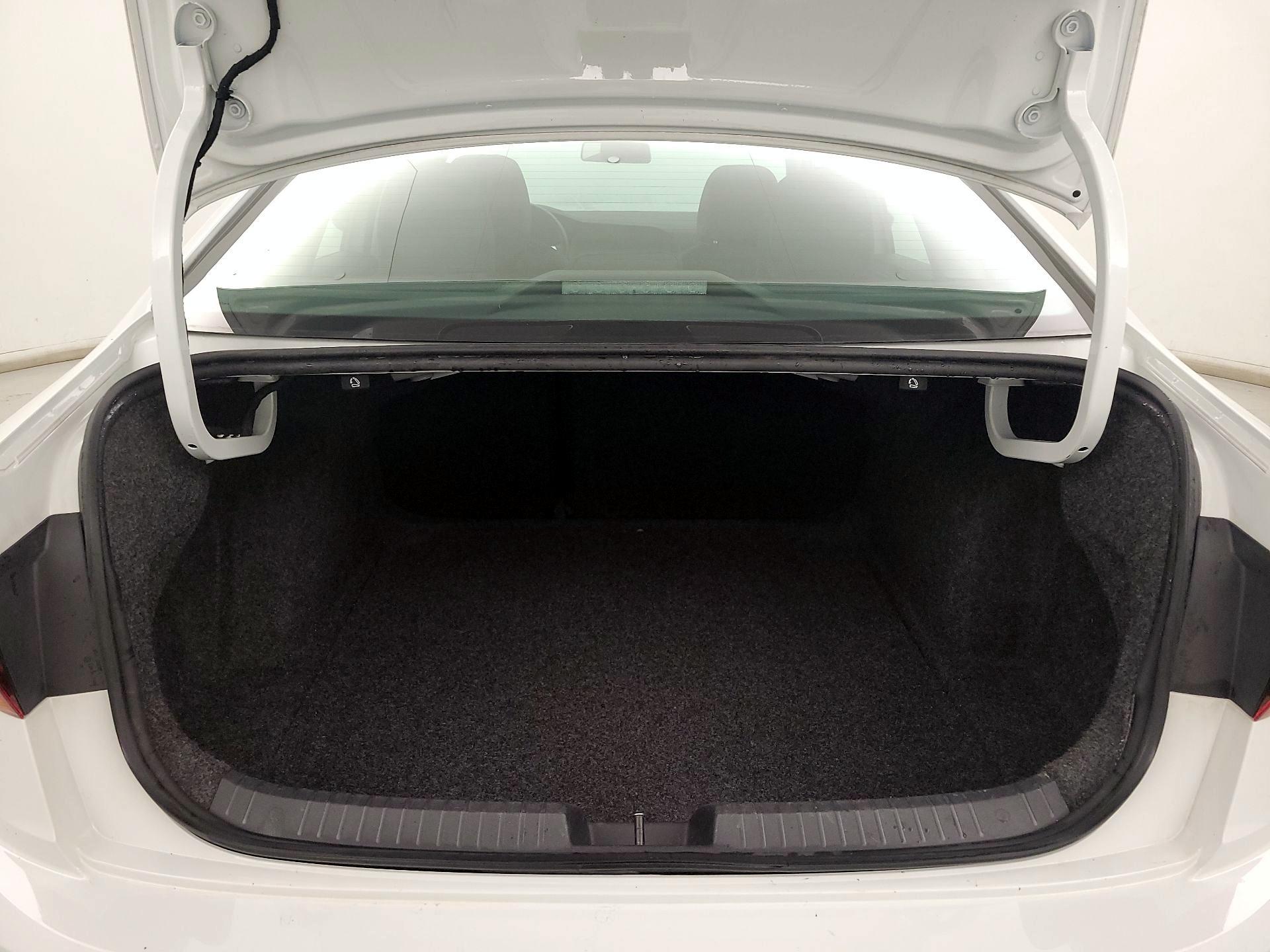 Thumbnail: 2019 Volkswagen Jetta - 20