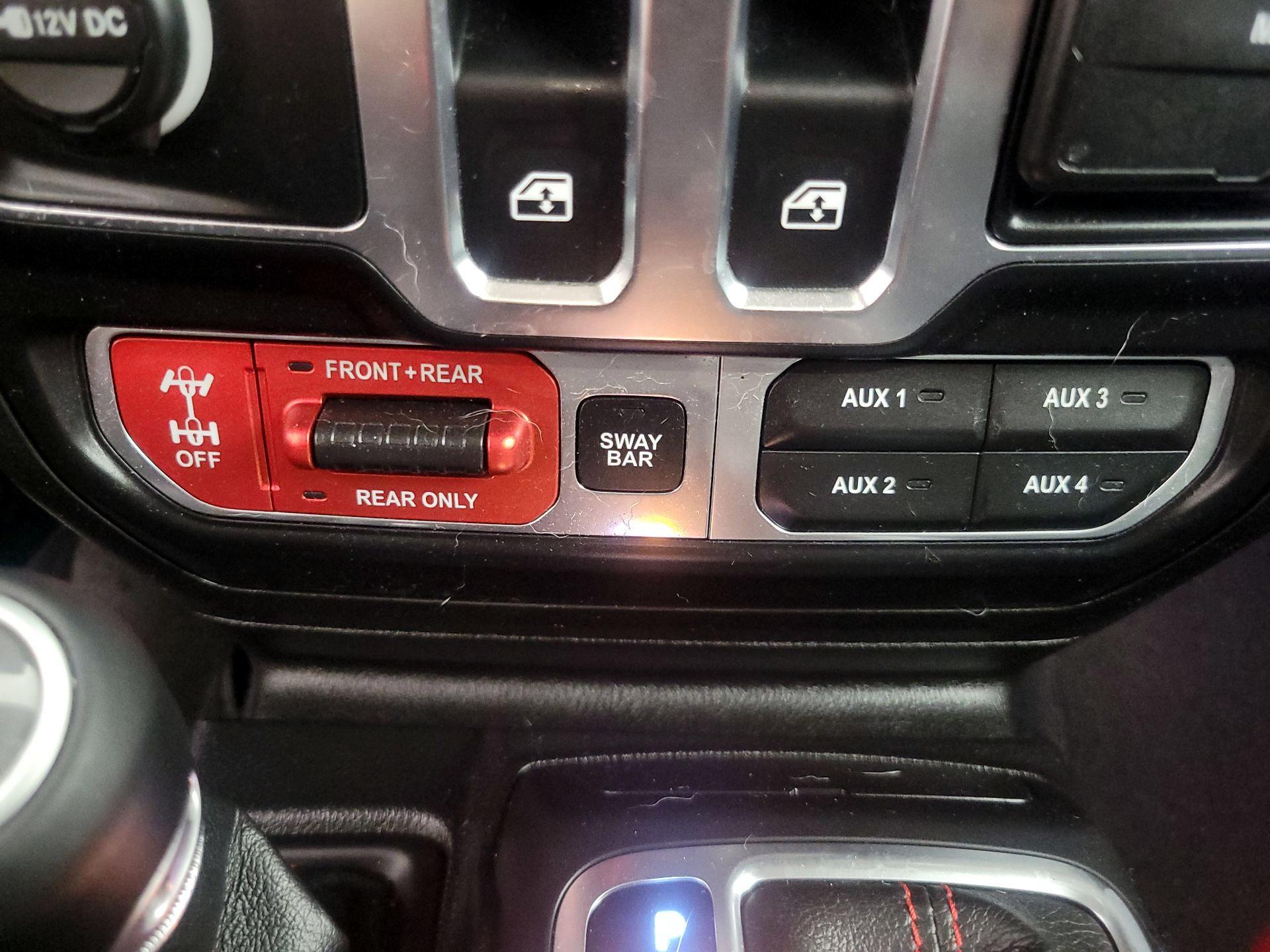 Thumbnail: 2019 Jeep Wrangler - 19