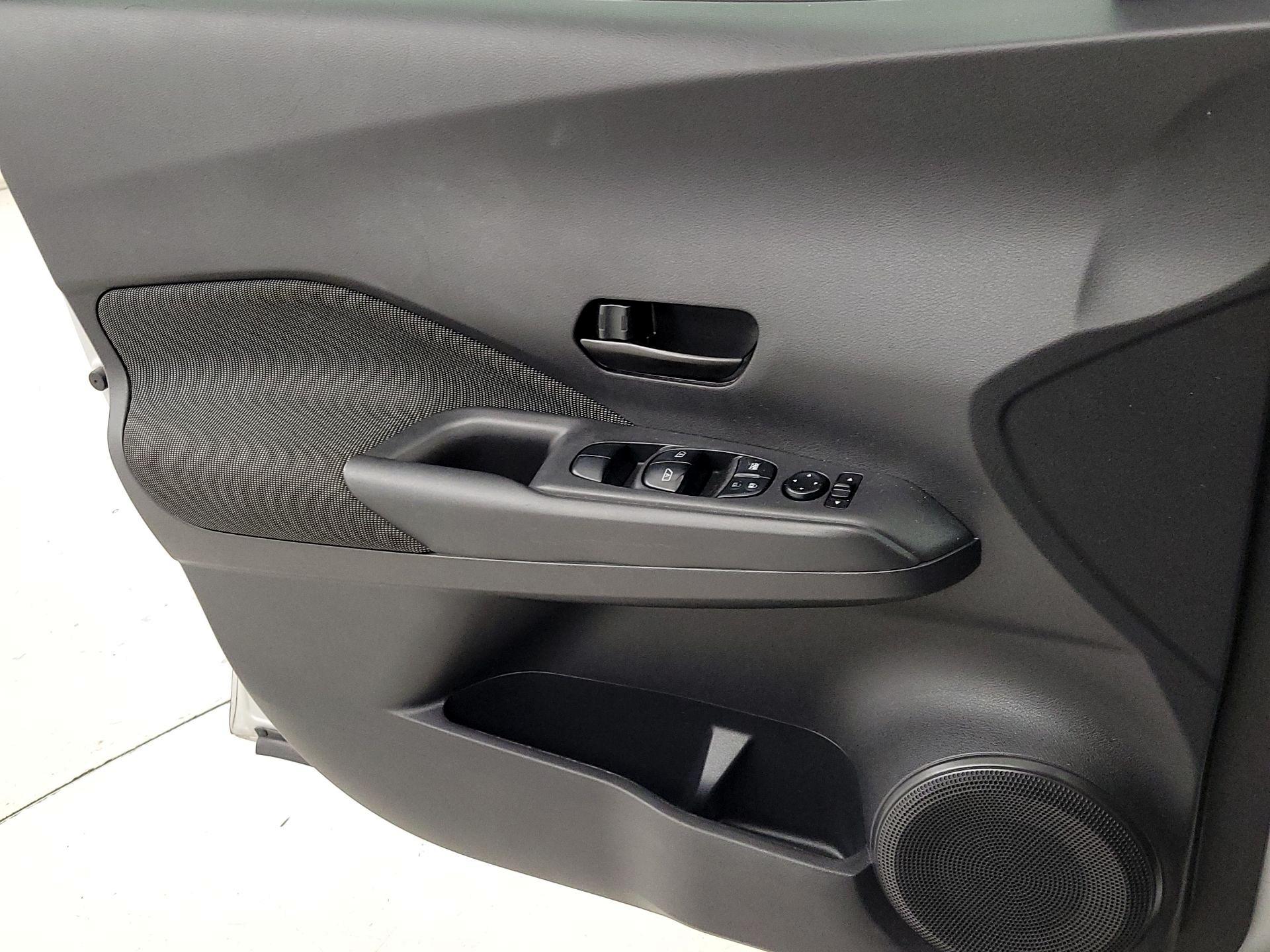 Thumbnail: 2020 Nissan Kicks - 12