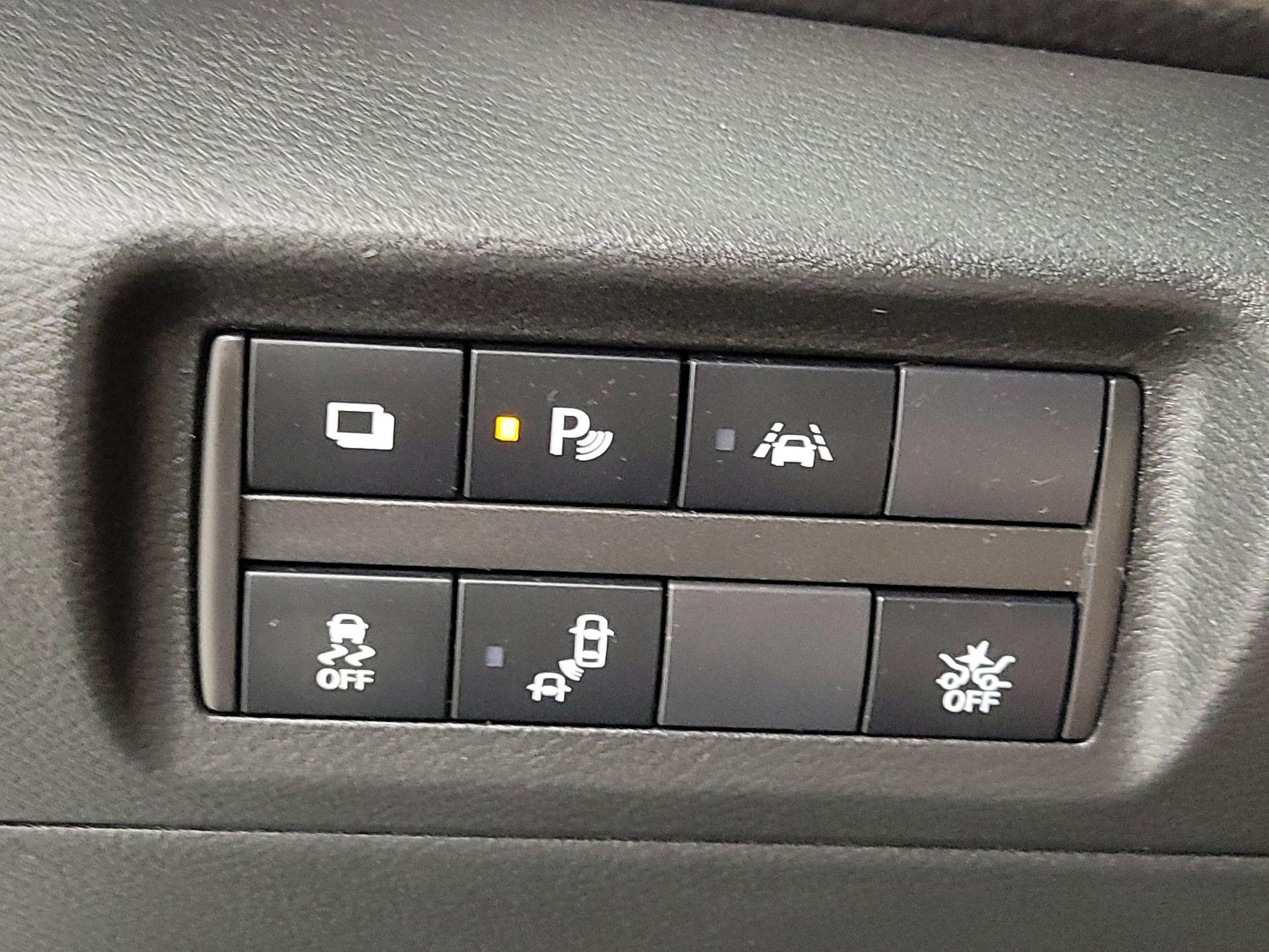 Thumbnail: 2020 Nissan Kicks - 13