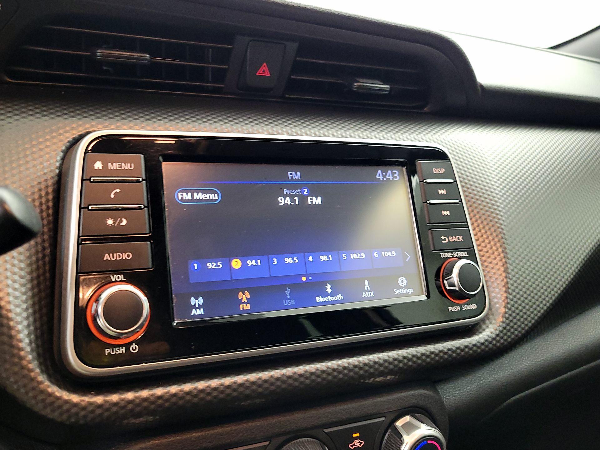 Thumbnail: 2020 Nissan Kicks - 15