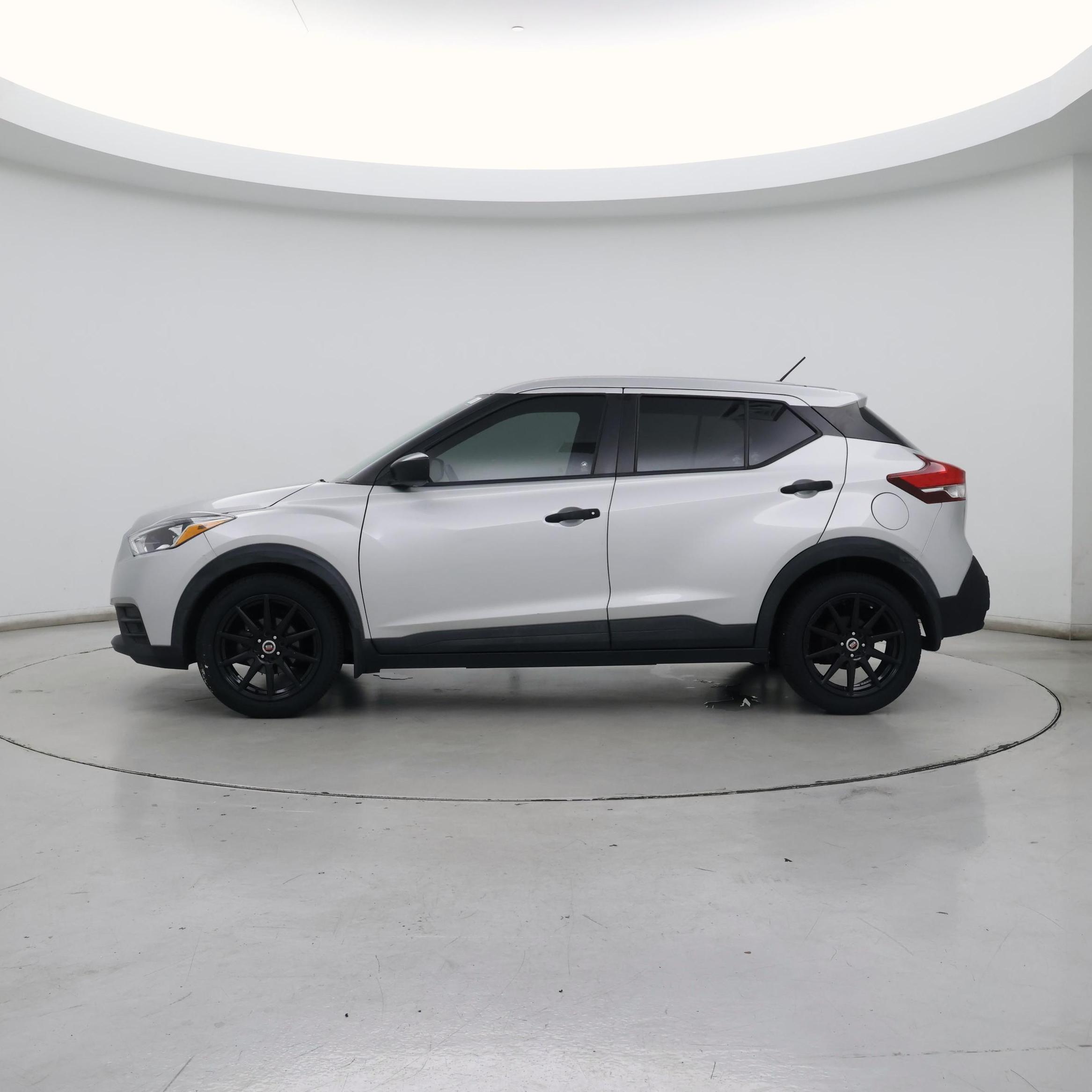 Thumbnail: 2020 Nissan Kicks - 3