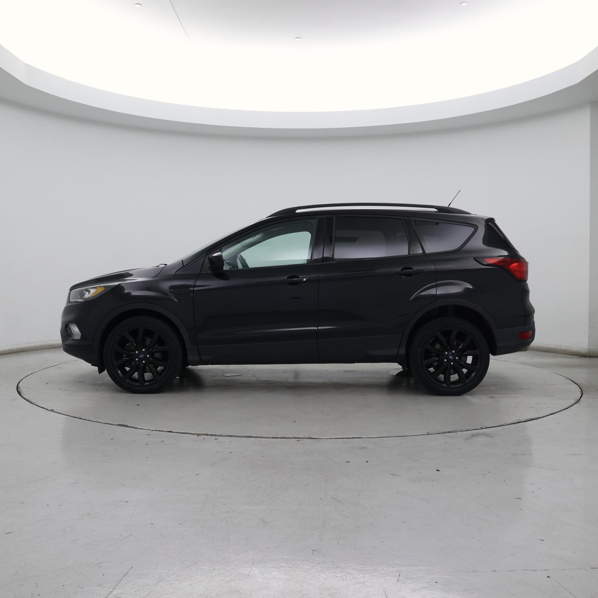 Thumbnail: 2019 Ford Escape - 3