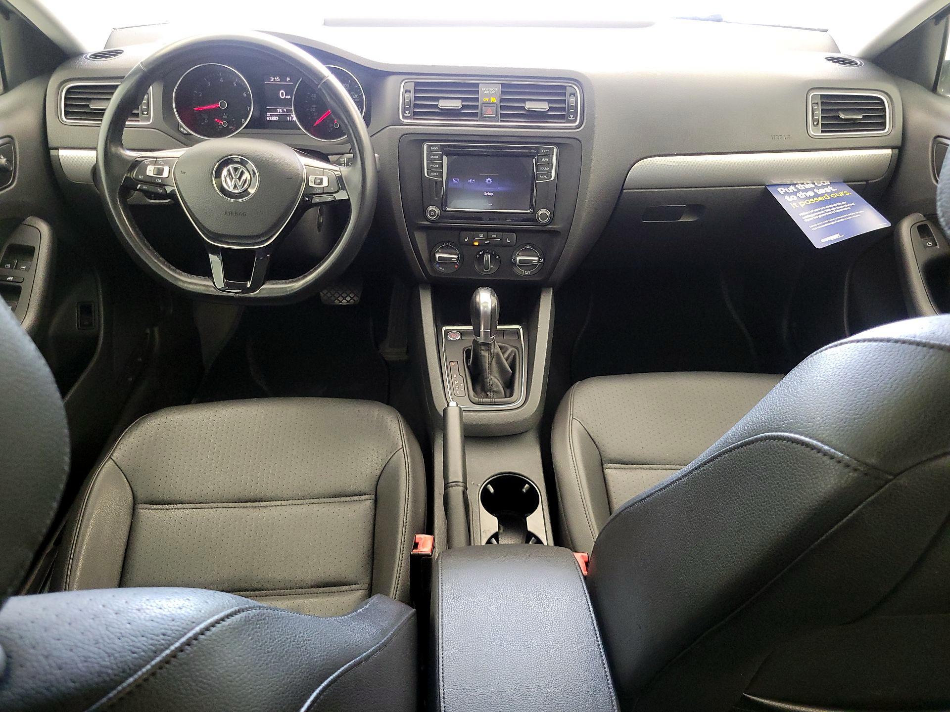 Thumbnail: 2017 Volkswagen Jetta - 9