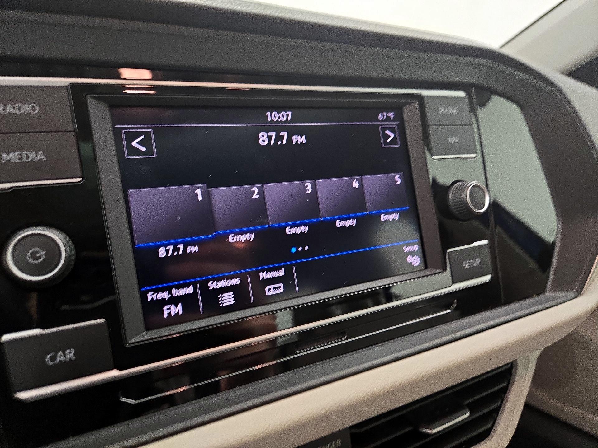 Thumbnail: 2019 Volkswagen Jetta - 15
