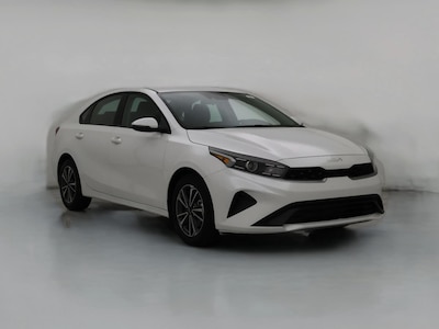 White 2024 Kia Forte LXS