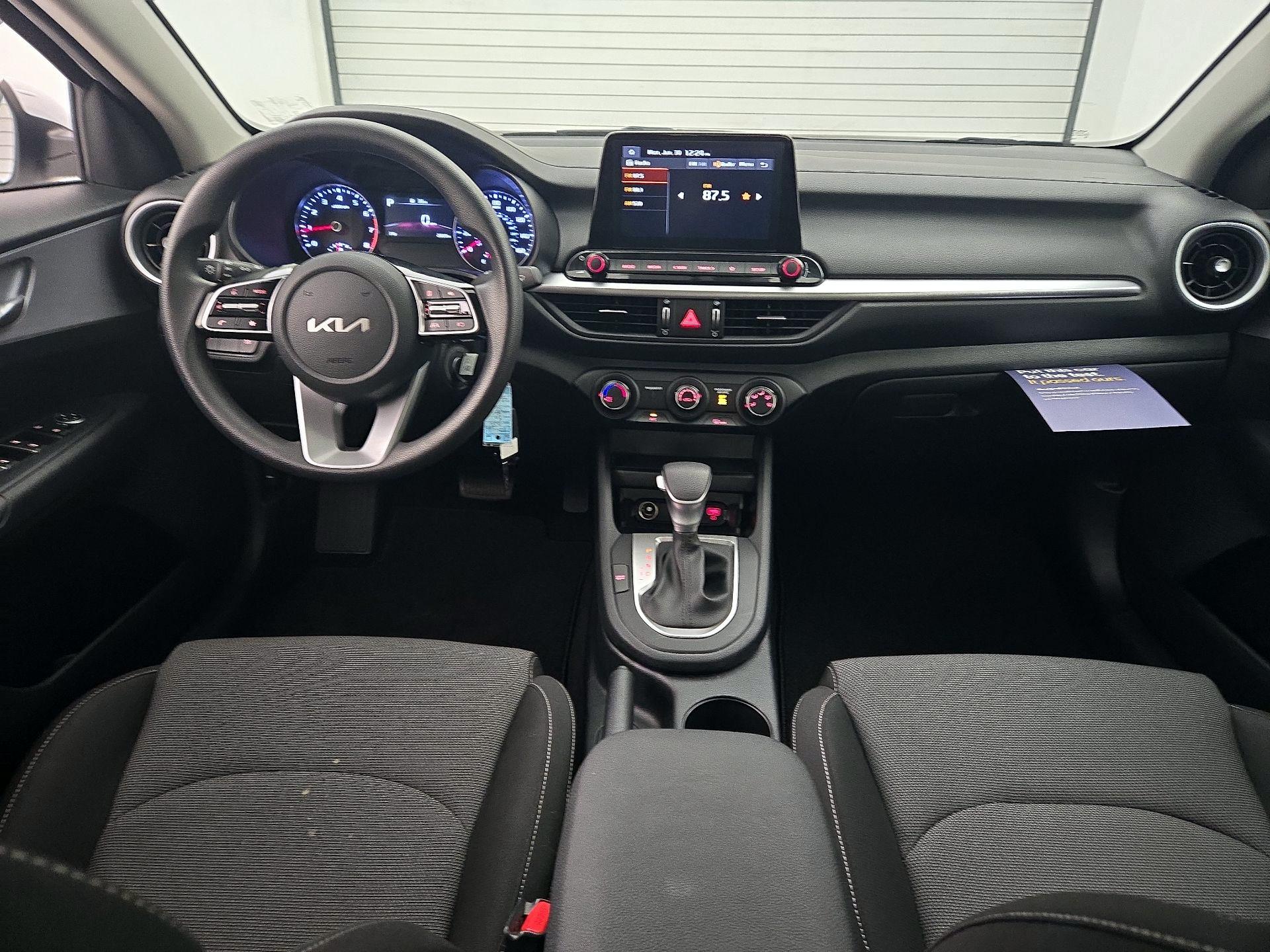 Thumbnail: 2024 Kia Forte - 9