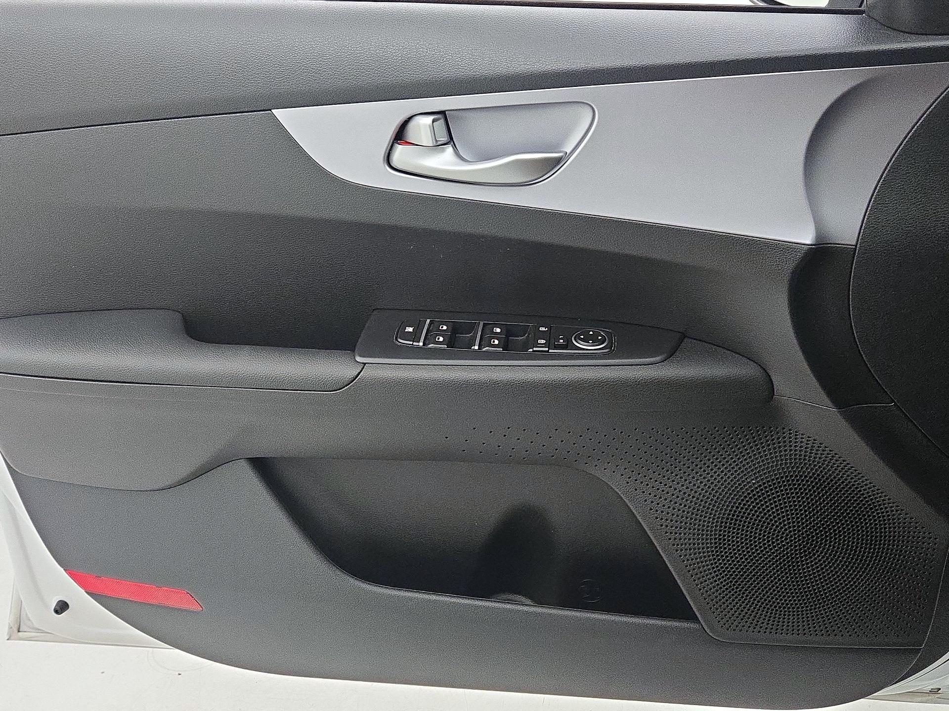 Thumbnail: 2024 Kia Forte - 12