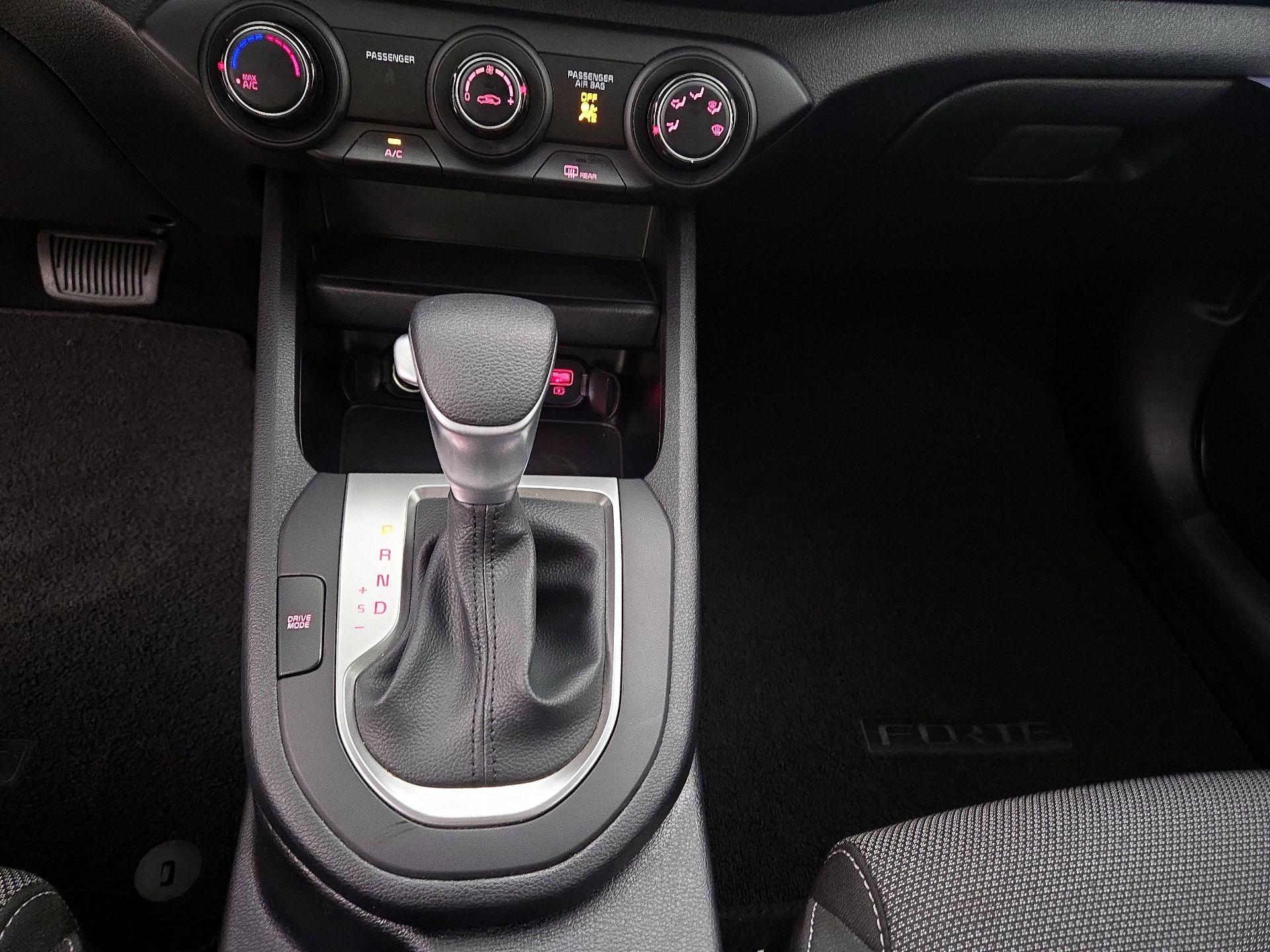 Thumbnail: 2024 Kia Forte - 17