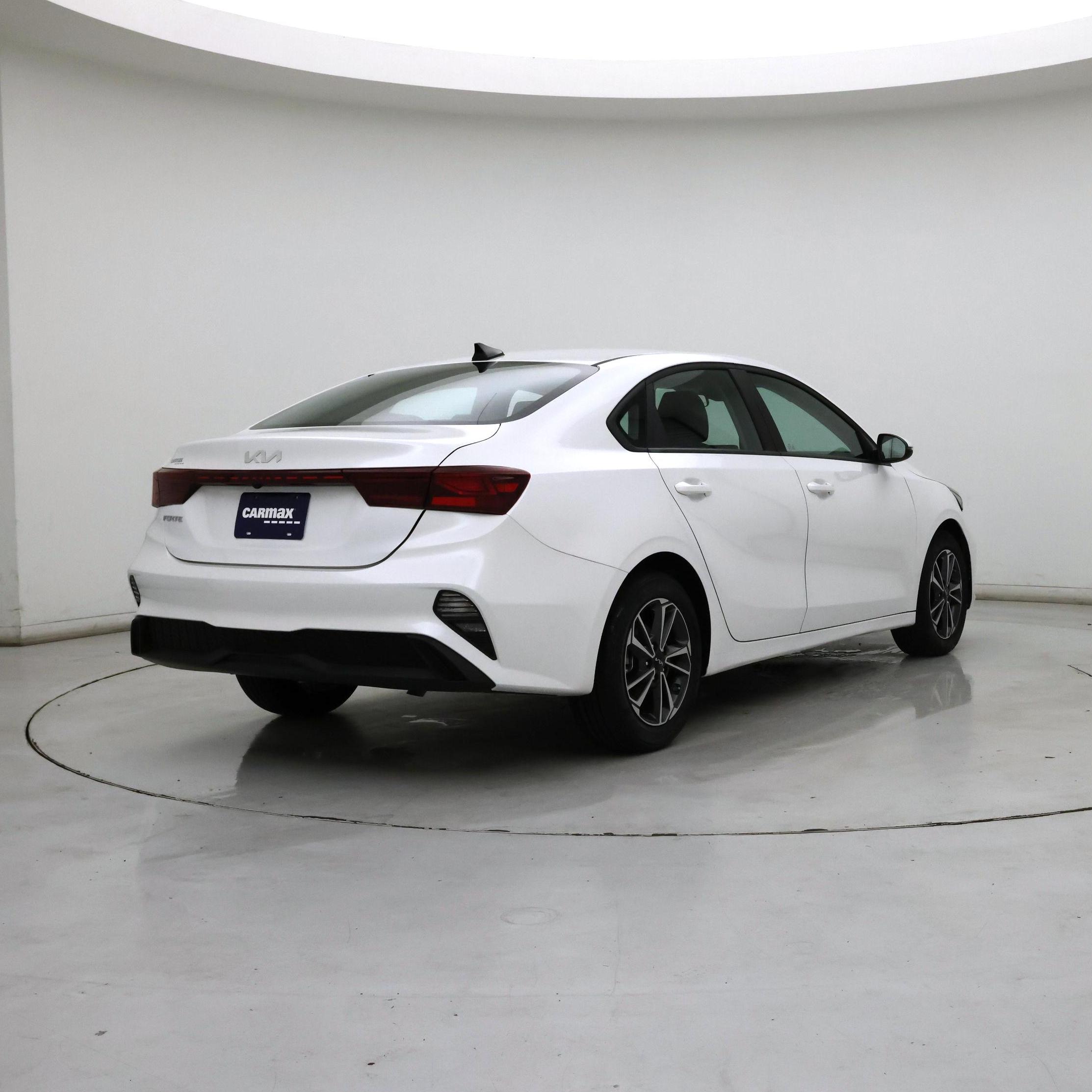 Thumbnail: 2024 Kia Forte - 8