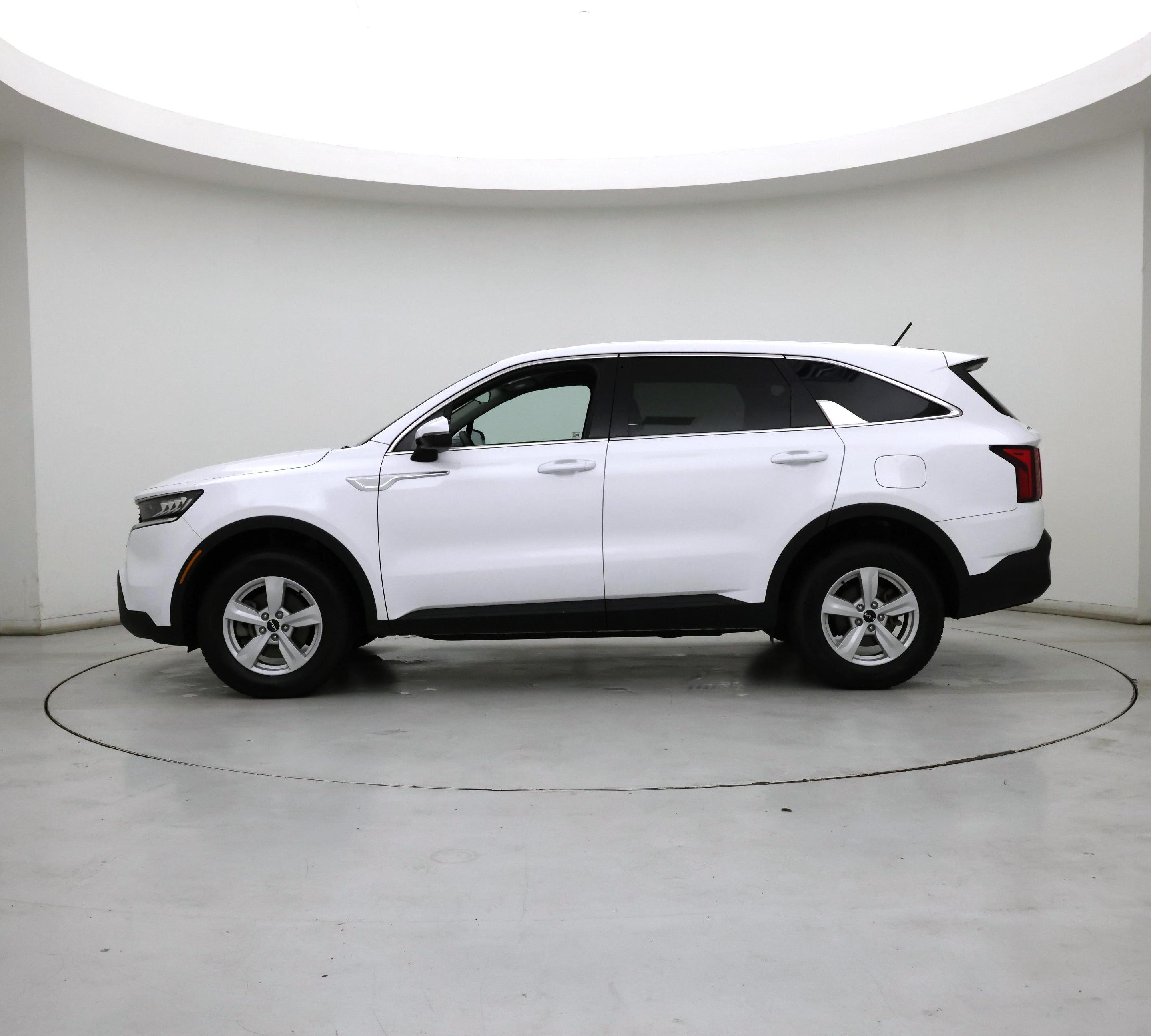 Thumbnail: 2022 Kia Sorento - 3