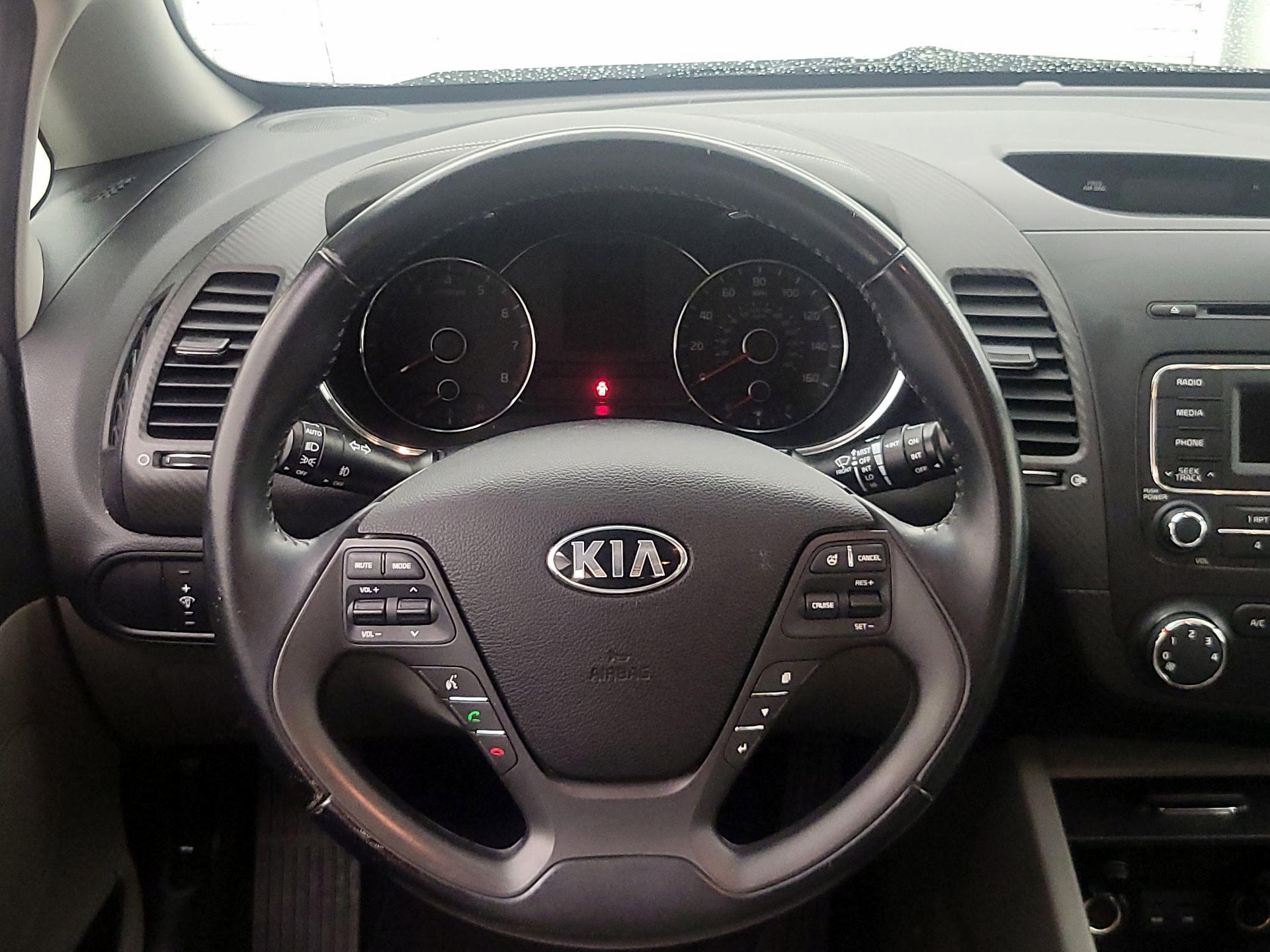 Thumbnail: 2015 Kia Forte - 10