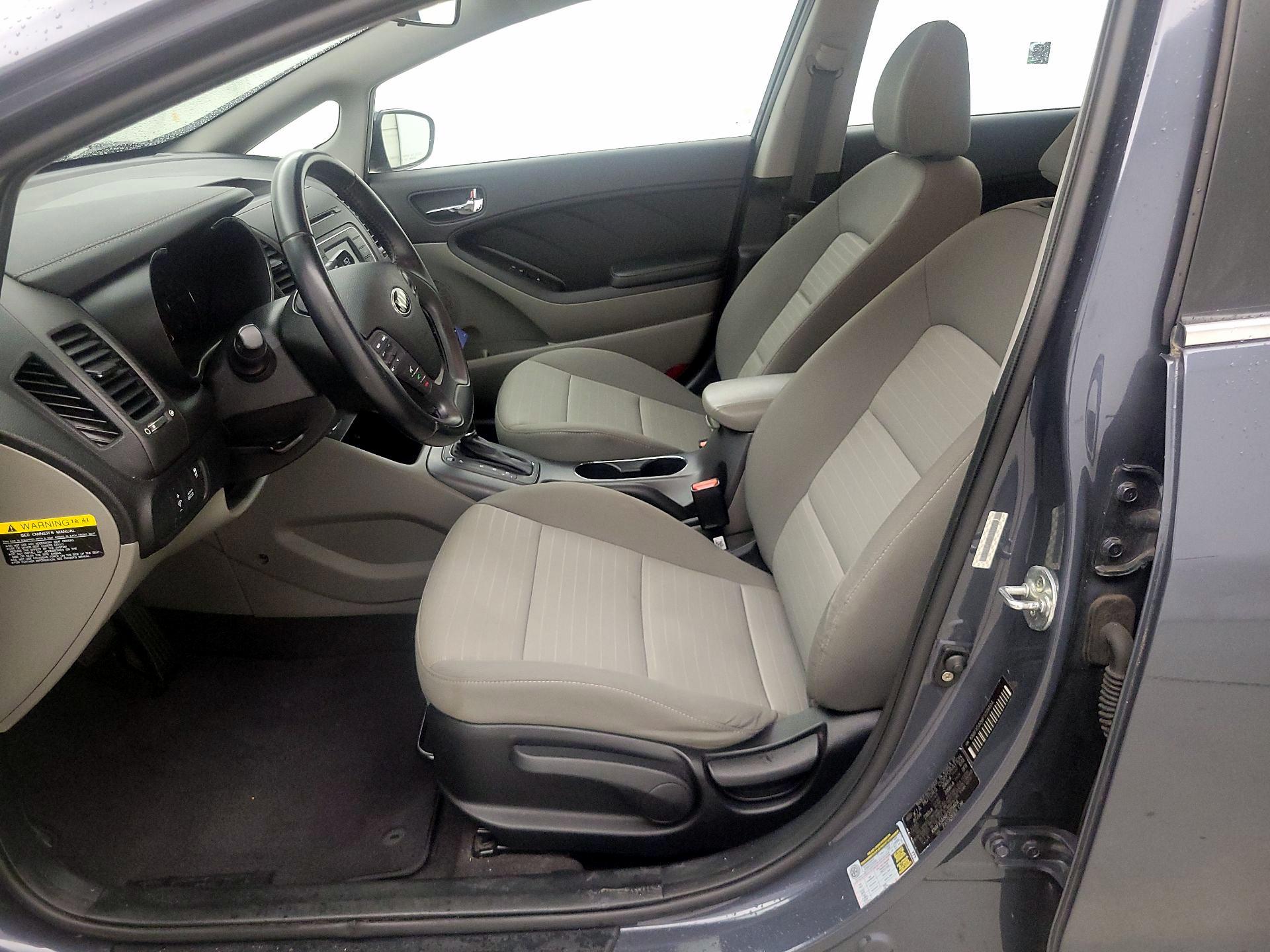 Thumbnail: 2015 Kia Forte - 11