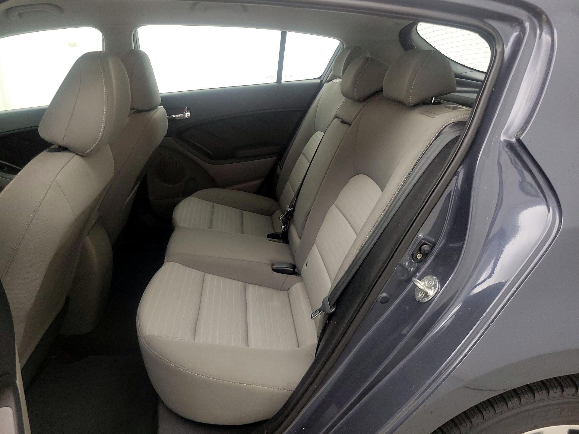 Thumbnail: 2015 Kia Forte - 17